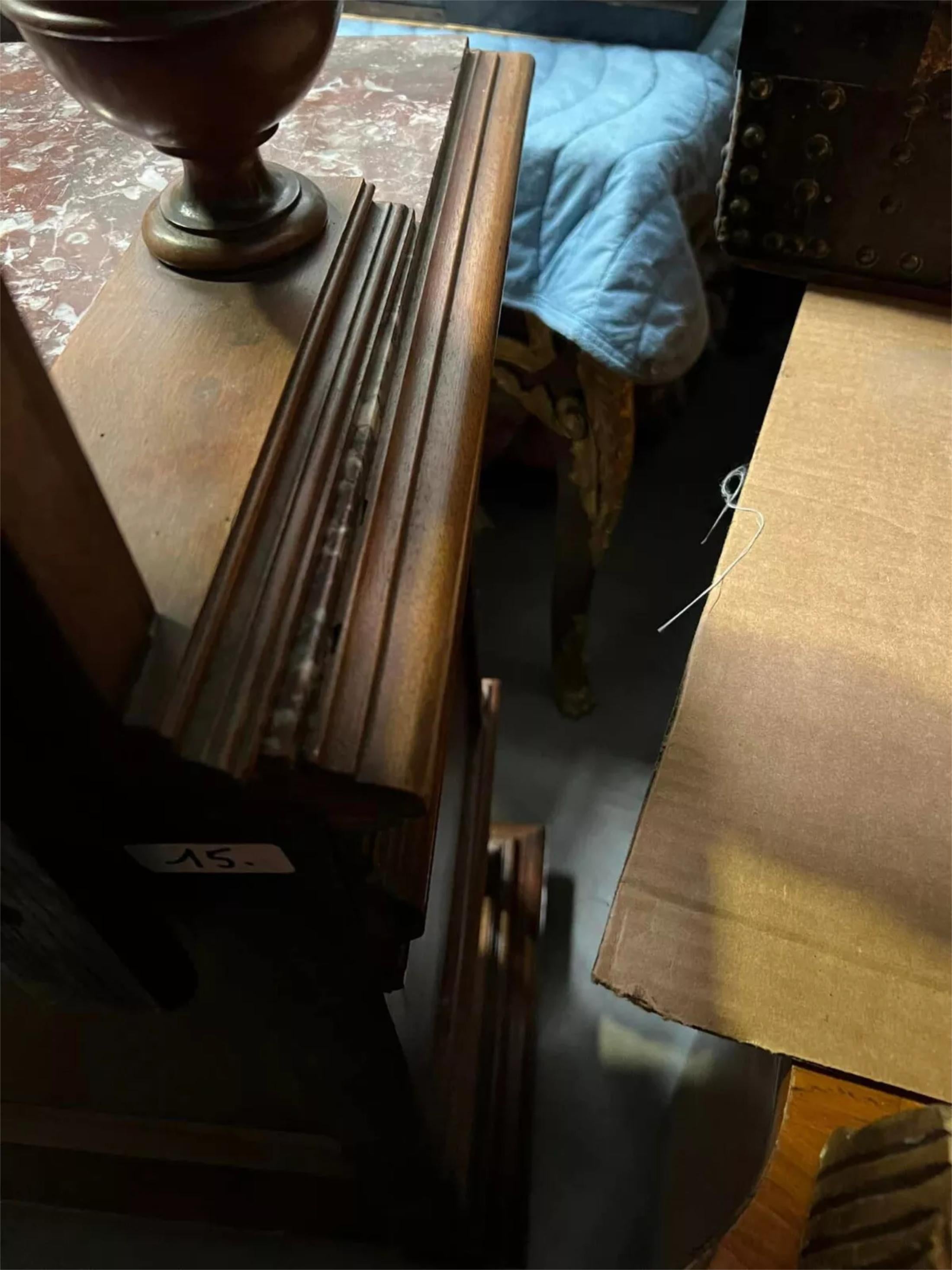 Francese 1800's  Antique French HENRY II Style, intagliato, in noce, con piano in marmo Server!!! in vendita
