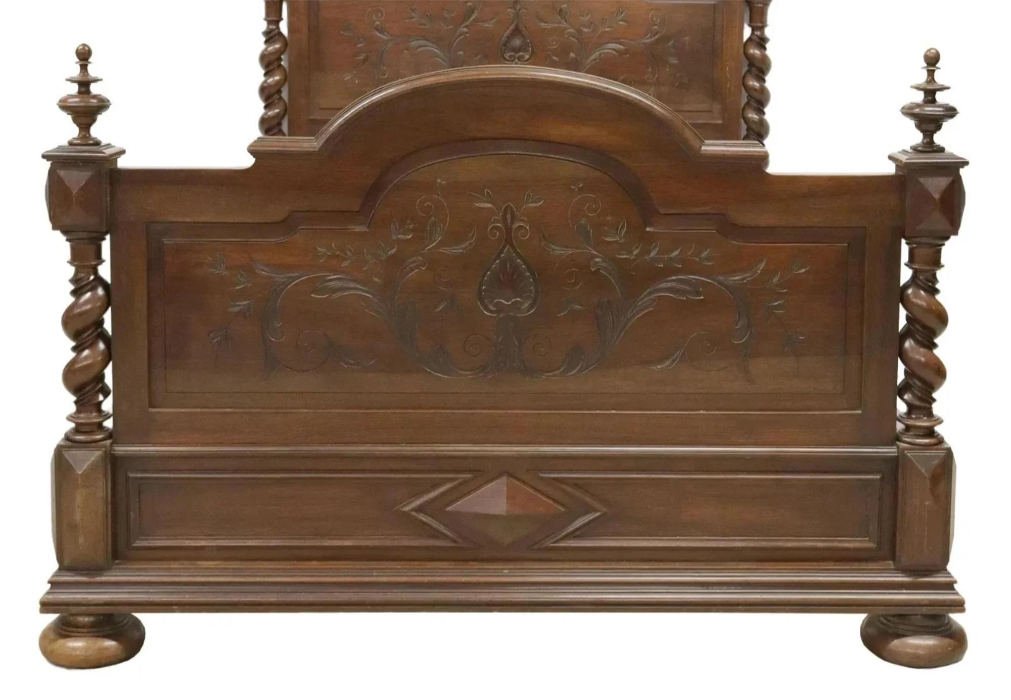 Splendido letto francese del 1800 in stile Luigi XIII, intagliato, in legno di noce, con cresta e terminale!

Letto antico, stile Luigi XIII francese, intagliato, legno di noce, cresta, terminali, 1800, 19° secolo!!!

Questo letto antico è uno