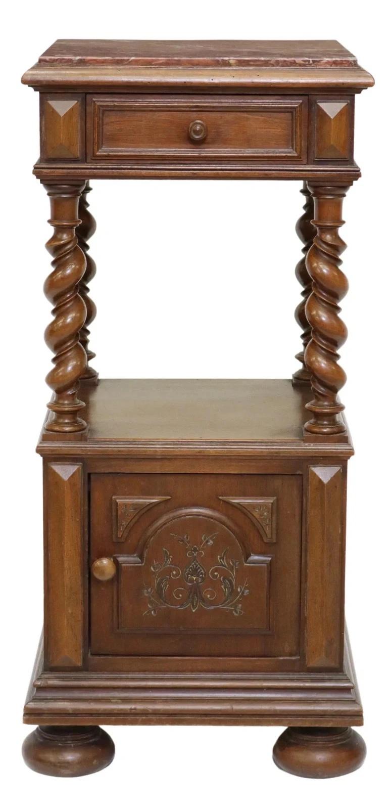 1800's Antique French Louis XIII Style, Nussbaum, Marmorplatte, Nachtkästchen im Angebot 3