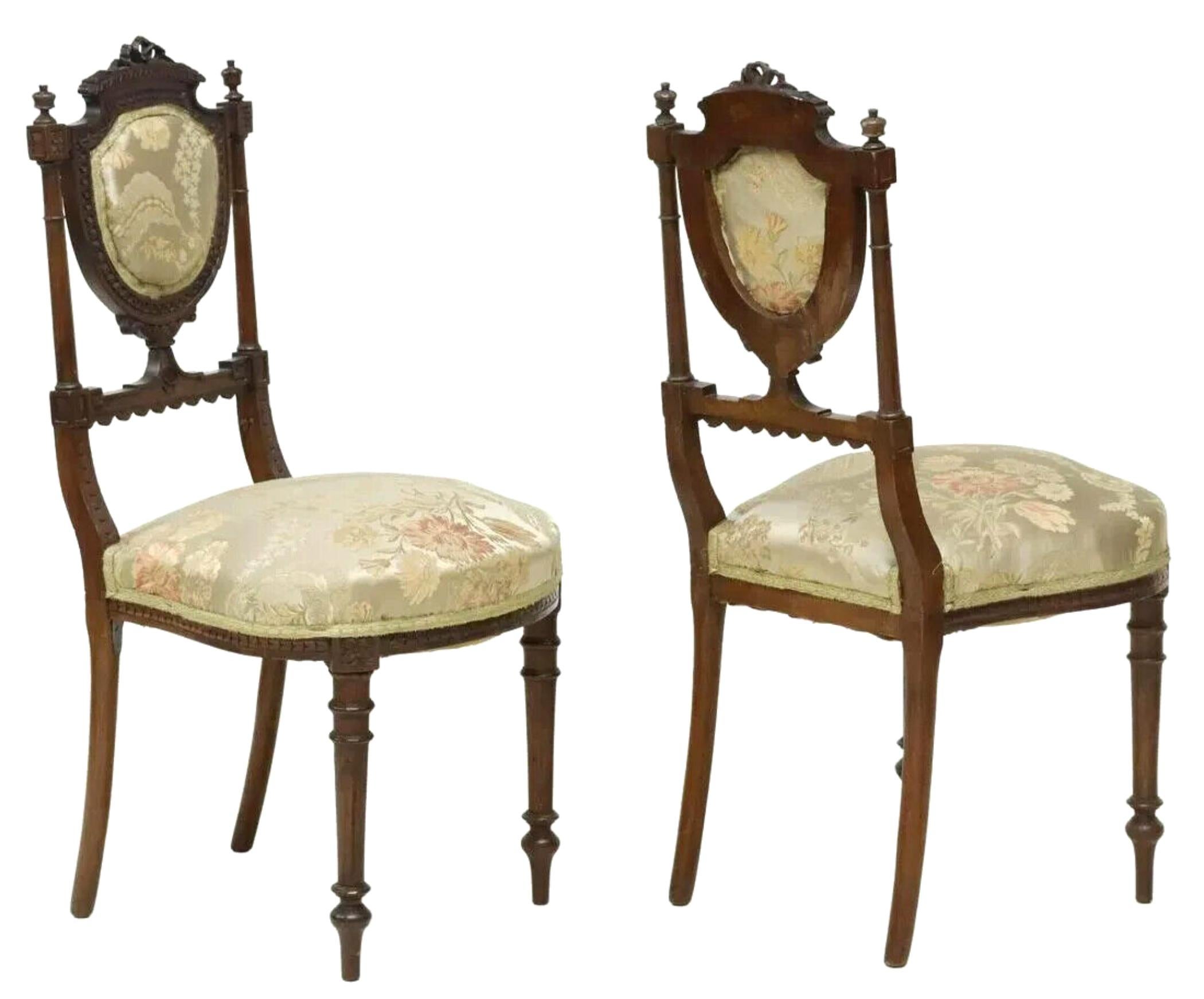 Français Ancienne sculpture française de style Louis XVI des années 1800  Chaises d'appoint tapissées, lot de 6 en vente