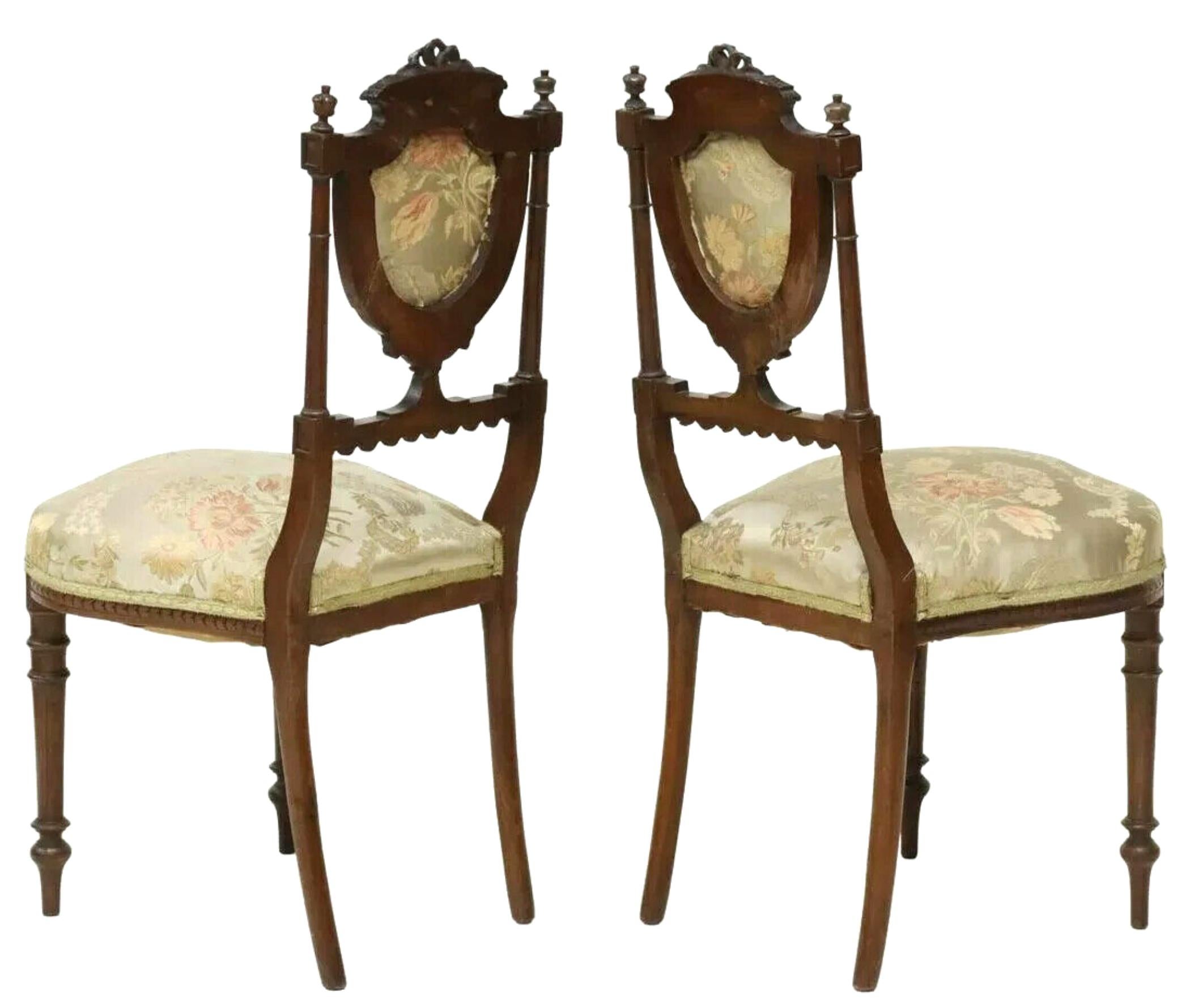 Sculpté à la main Ancienne sculpture française de style Louis XVI des années 1800  Chaises d'appoint tapissées, lot de 6 en vente
