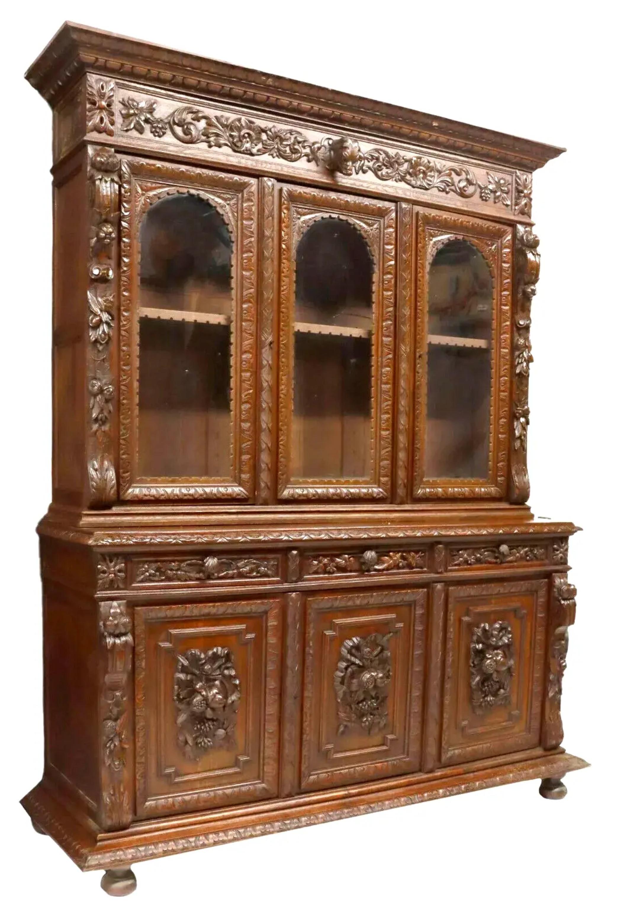 Gorgeous Antique, Sideboard, French, Monumental, Carved Oak Hunt , Glazed Doors,  1800's!!

This antique sideboard is a true monument to the French hunt culture. Crafted from dark oak, this sideboard features intricate carvings of foliate scrolls