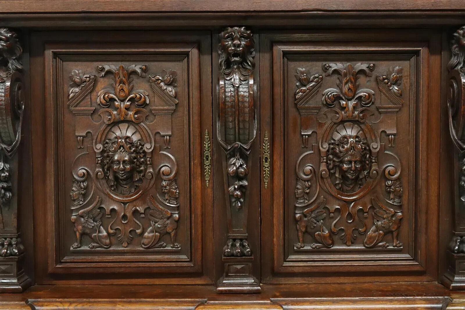 Français Antique French Renaissance Revival, 1800, chêne sculpté, étagère, tiroirs, Cupboard ! en vente