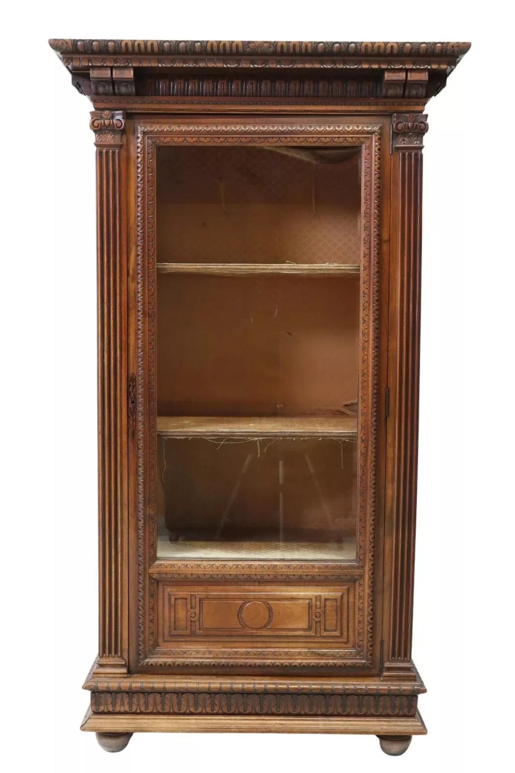 ¡Antique French Renaissance Revival, Nogal, Vitrina, Armario, Librería de alta calidad del siglo XIX!

¡Librería antigua, Vitrina, Armario, Renacimiento francés, Nogal, 1800s, Siglo XIX!

Esta librería antigua es una auténtica joya para cualquier