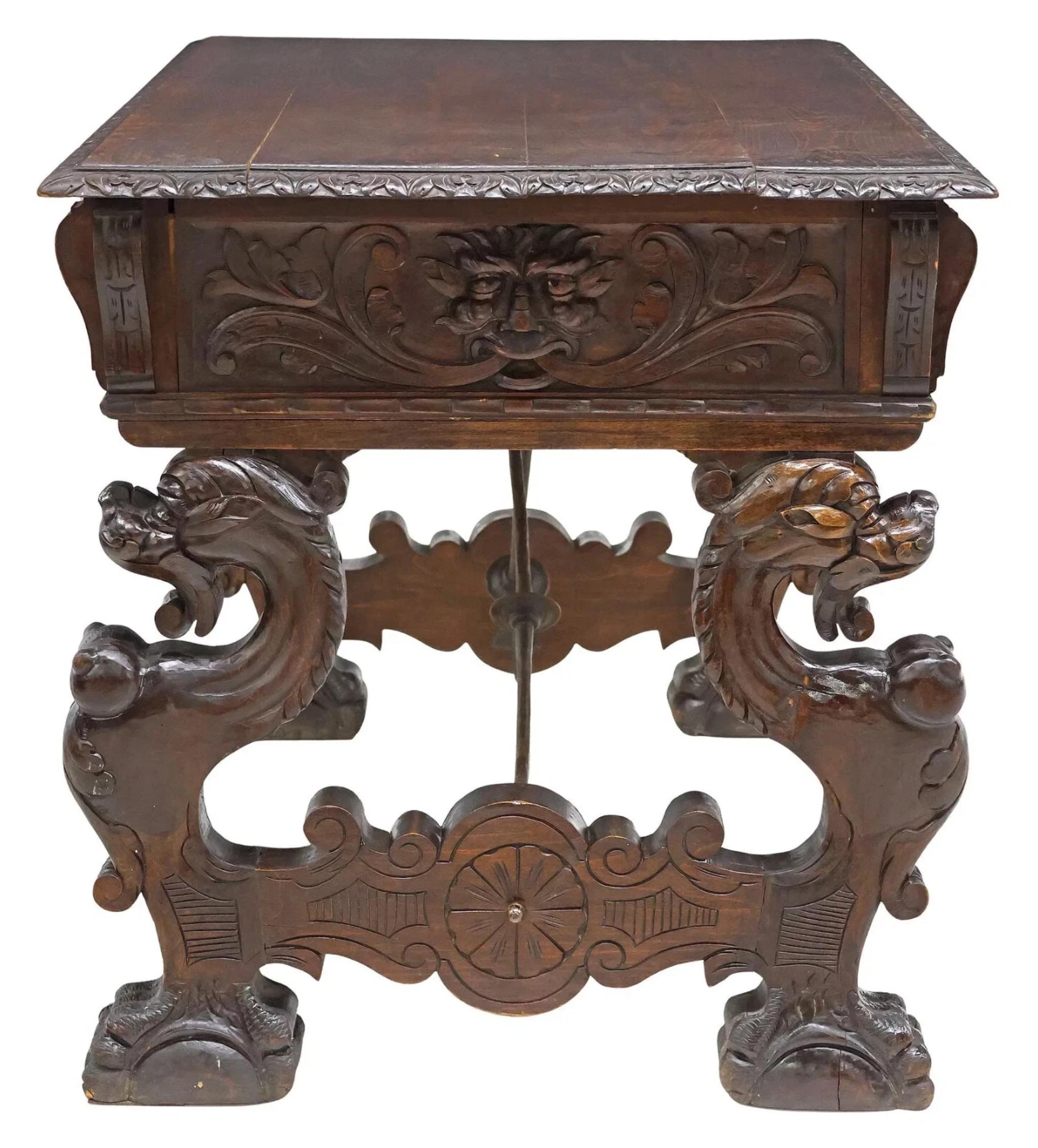 1800's Antique Highly Carved, Spanish Renaissance Revival, Library Desk! siglo XIX en venta