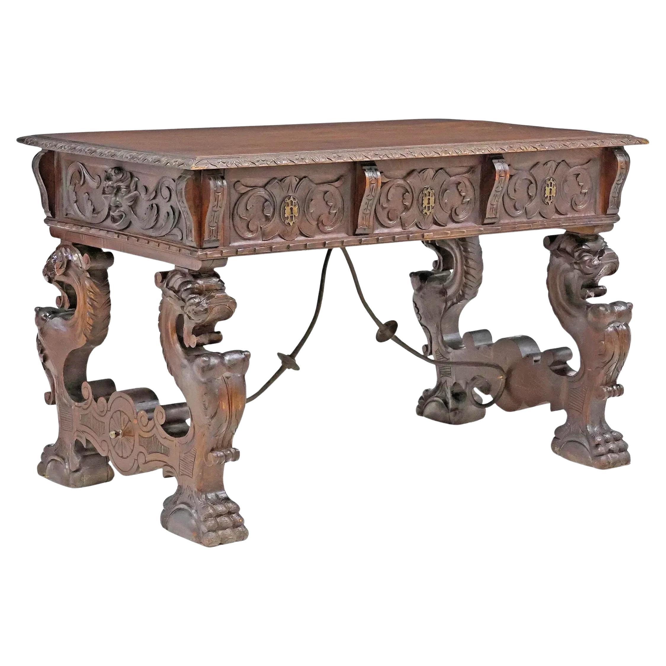 1800's Antique Highly Carved, Spanish Renaissance Revival, Library Desk! en venta