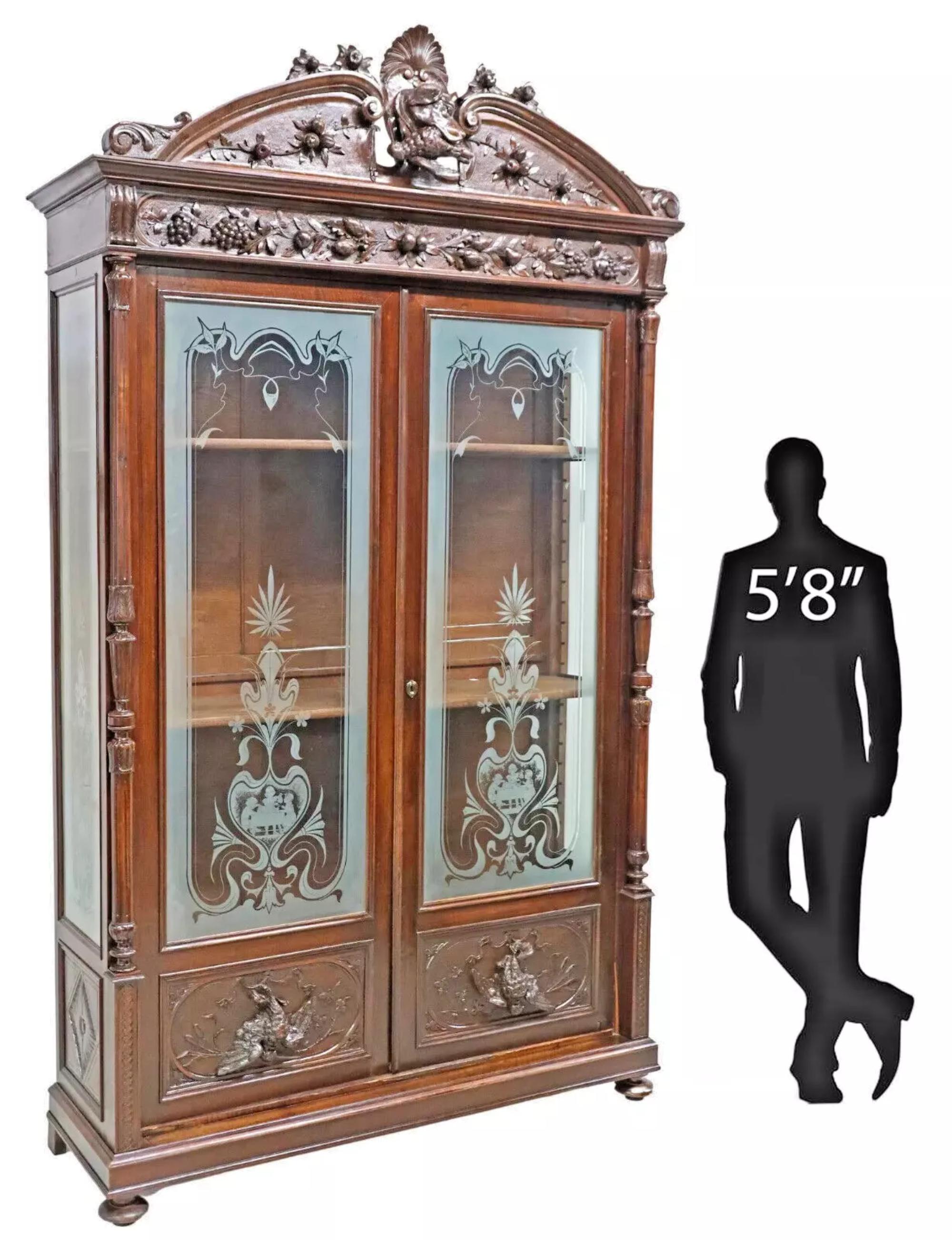Preciosa antigüedad de 1800  ¡¡Vitrina italiana, de caza, de nogal tallado y cristal grabado!!

Librería Antigua, Italiana, Caza, Nogal Tallado, Cristal Grabado, Expositor,  ¡Siglo XIX!

Esta librería antigua es una pieza impresionante que añadirá