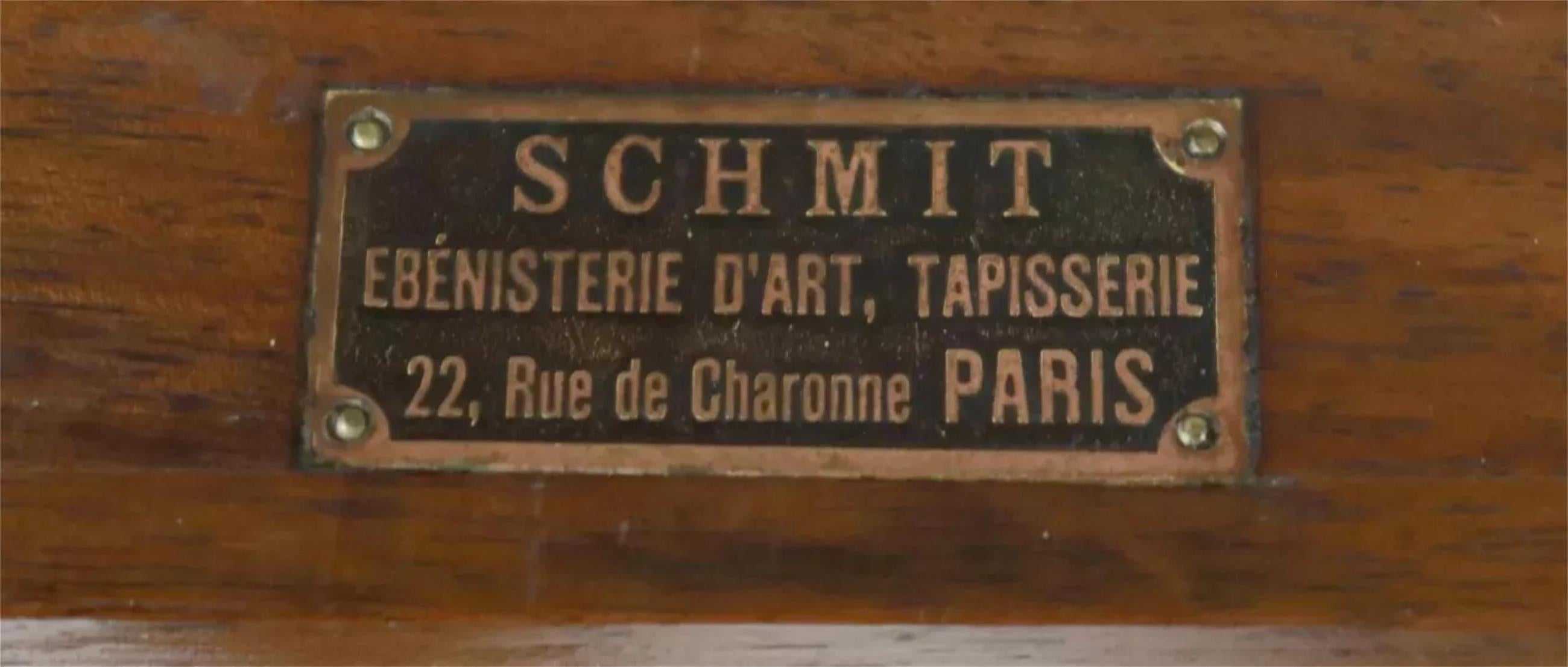 Intagliato a mano Antico Schmit del 1800, noce, espositore, ante smaltate,  Stile Luigi XV  Credenza in vendita