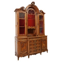 1800'S Antiguo Schmit, Nogal, Expositor, Puertas Acristaladas,  Estilo Luis XV  Aparador