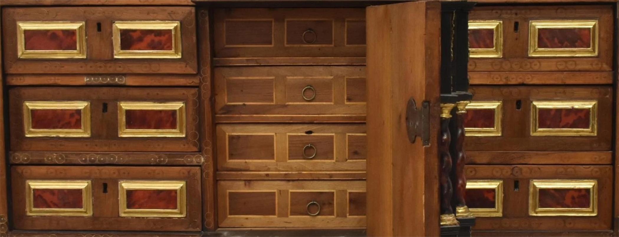 1800's Antique Spanish Traveling Desk and Console Table, mit Grill, Vargueno!! im Zustand „Gut“ im Angebot in Austin, TX
