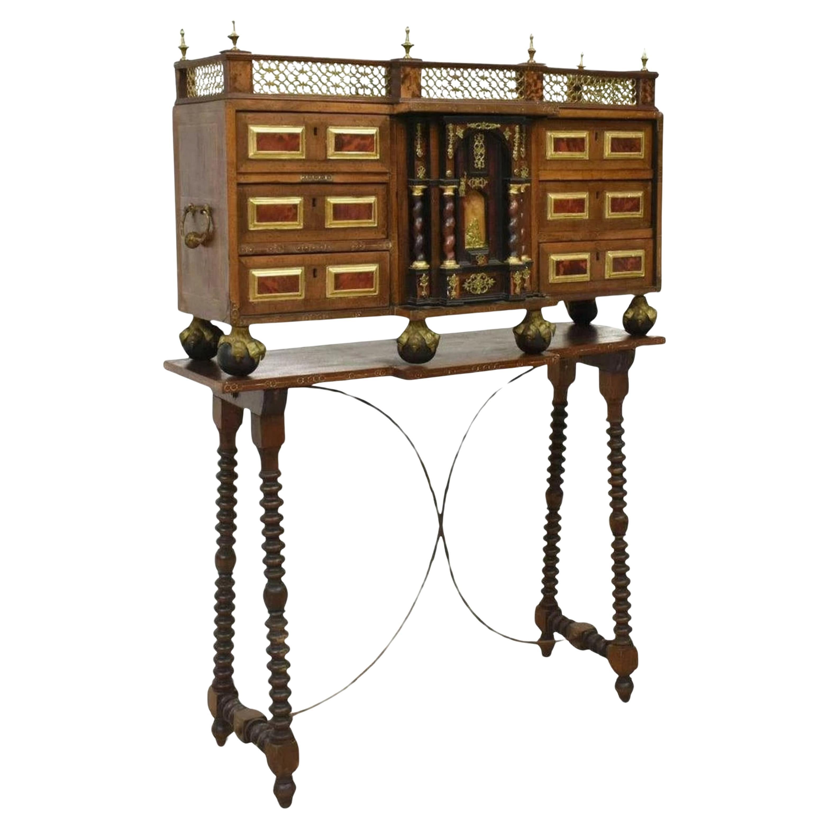 1800's Antique Spanish Traveling Desk and Console Table, mit Grill, Vargueno!! im Angebot