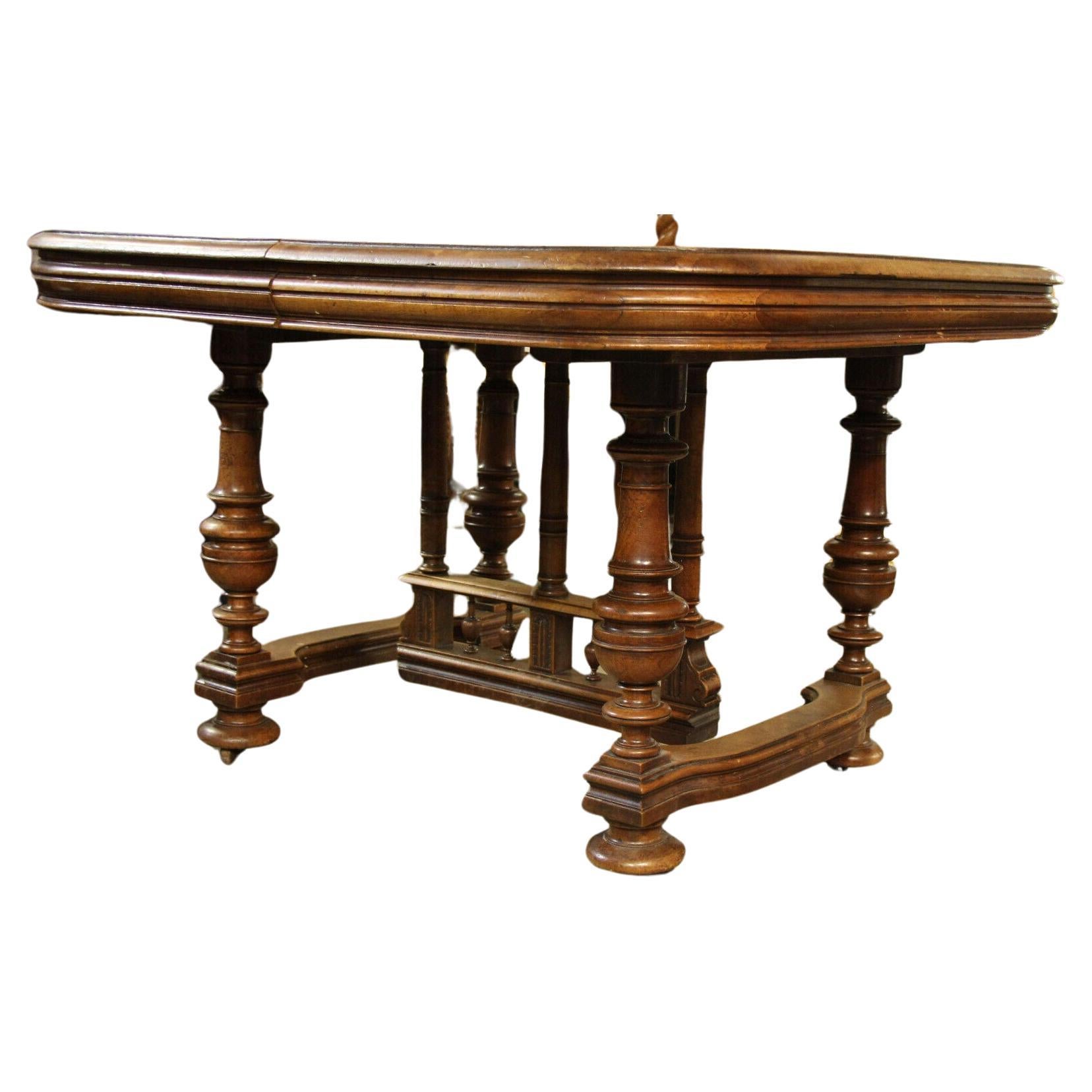 Antiquité des années 1800  Table de salle à manger carrée, française, dans les tons de Wood Wood ! en vente