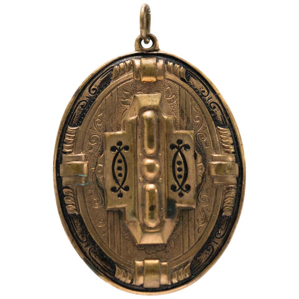 1800s Antique Victorian 10 Karat Yellow Gold Locket at 1stDibs | 1800s ...
