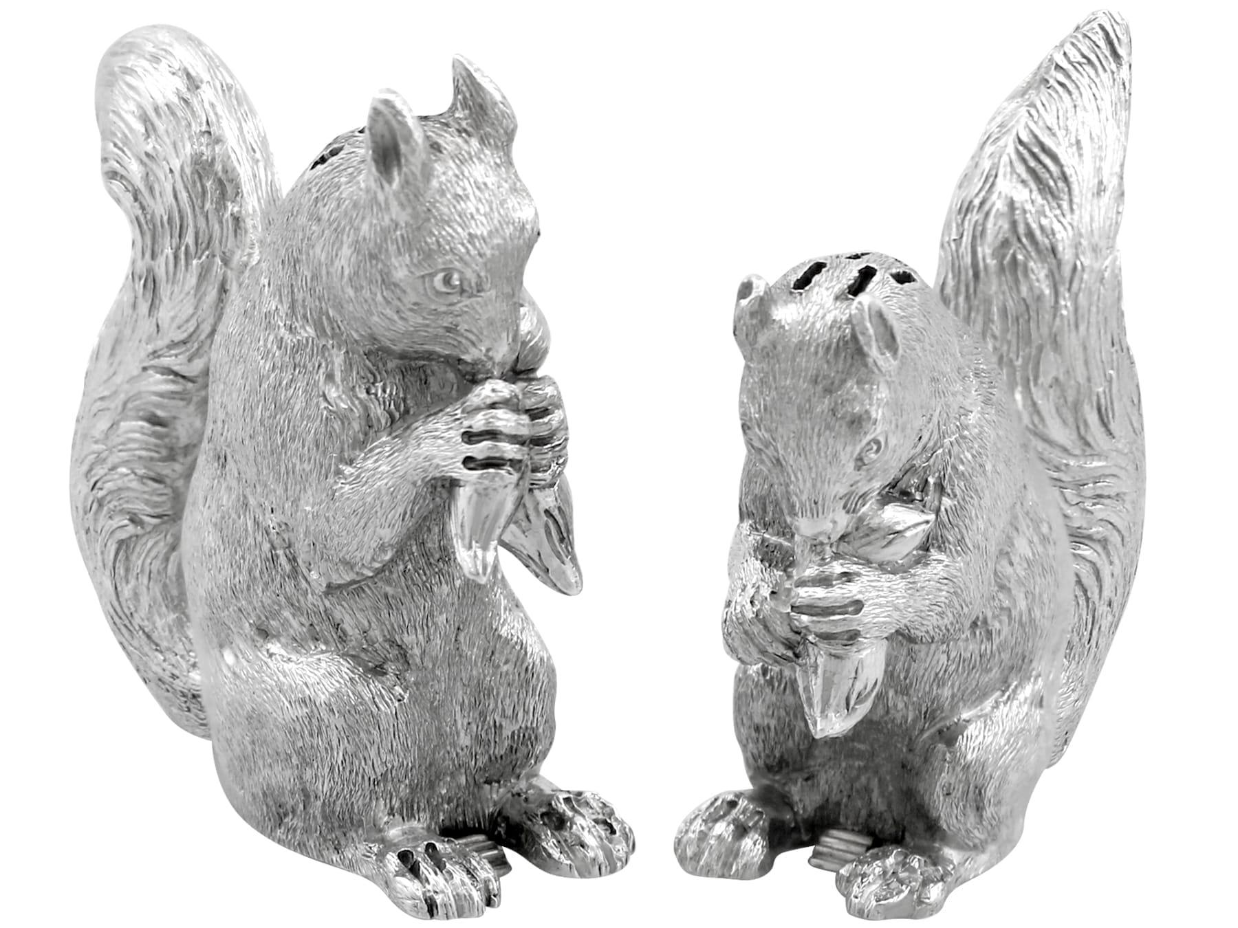 1800s Antique Victorian Sterling Silver Squirrel Condiment Set In Excellent Condition For Sale In Jesmond, Newcastle Upon Tyne