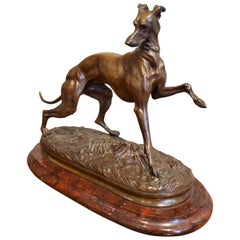 sculpture de chien lévrier en bronze des années 1800