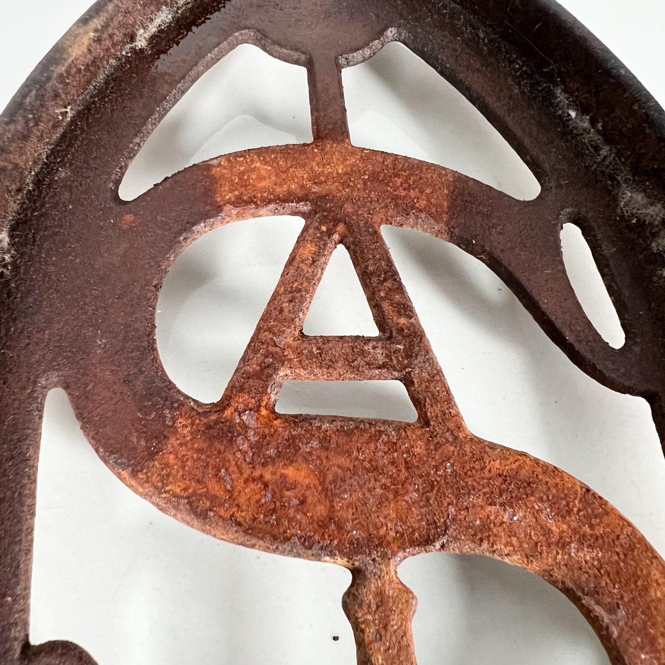 1800s Distressed Antique Iron with Decorative Iron Rest In Distressed Condition In Chula Vista, CA