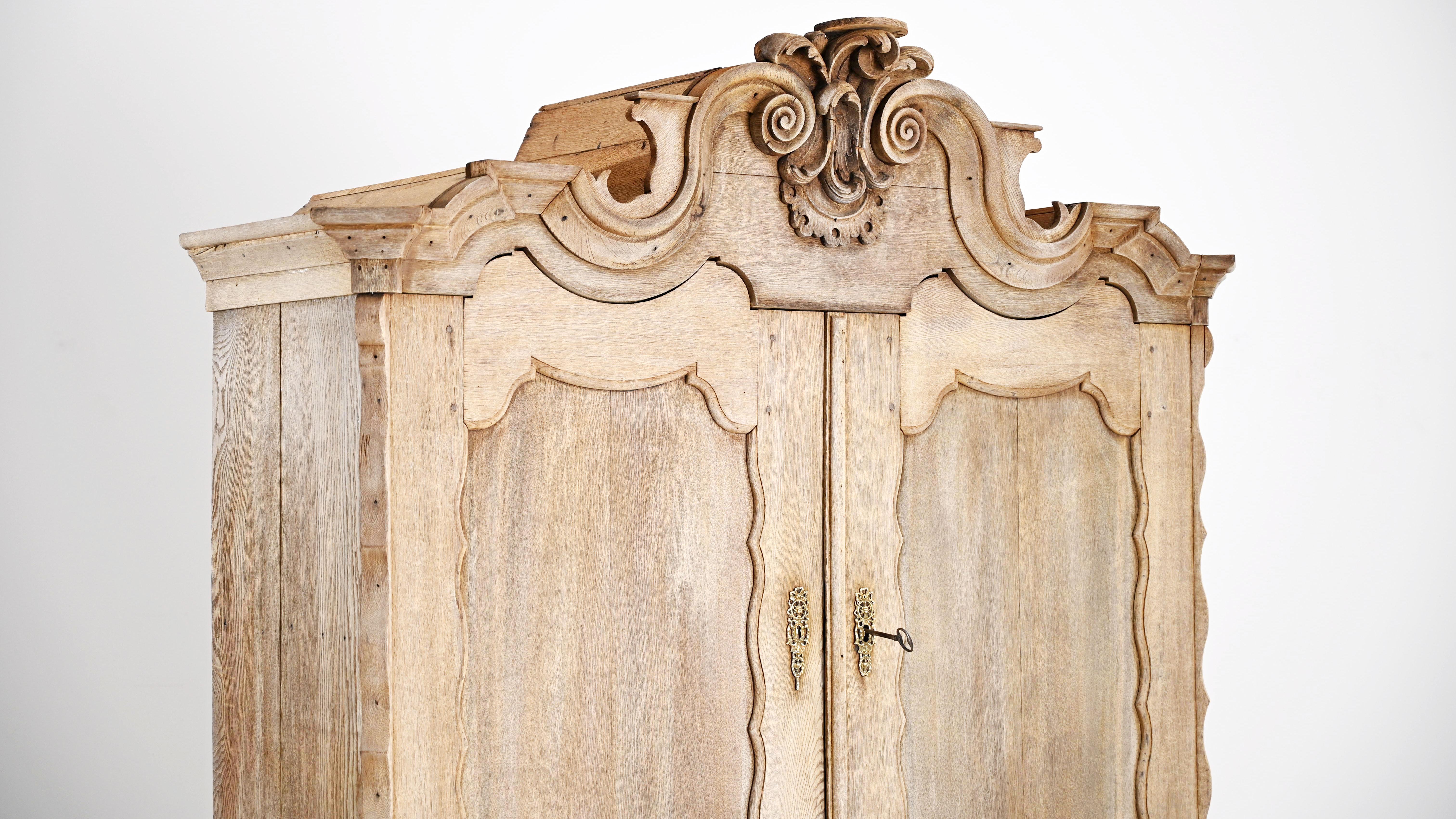 1800s, Dutch Baroque Oak Cabinet 4