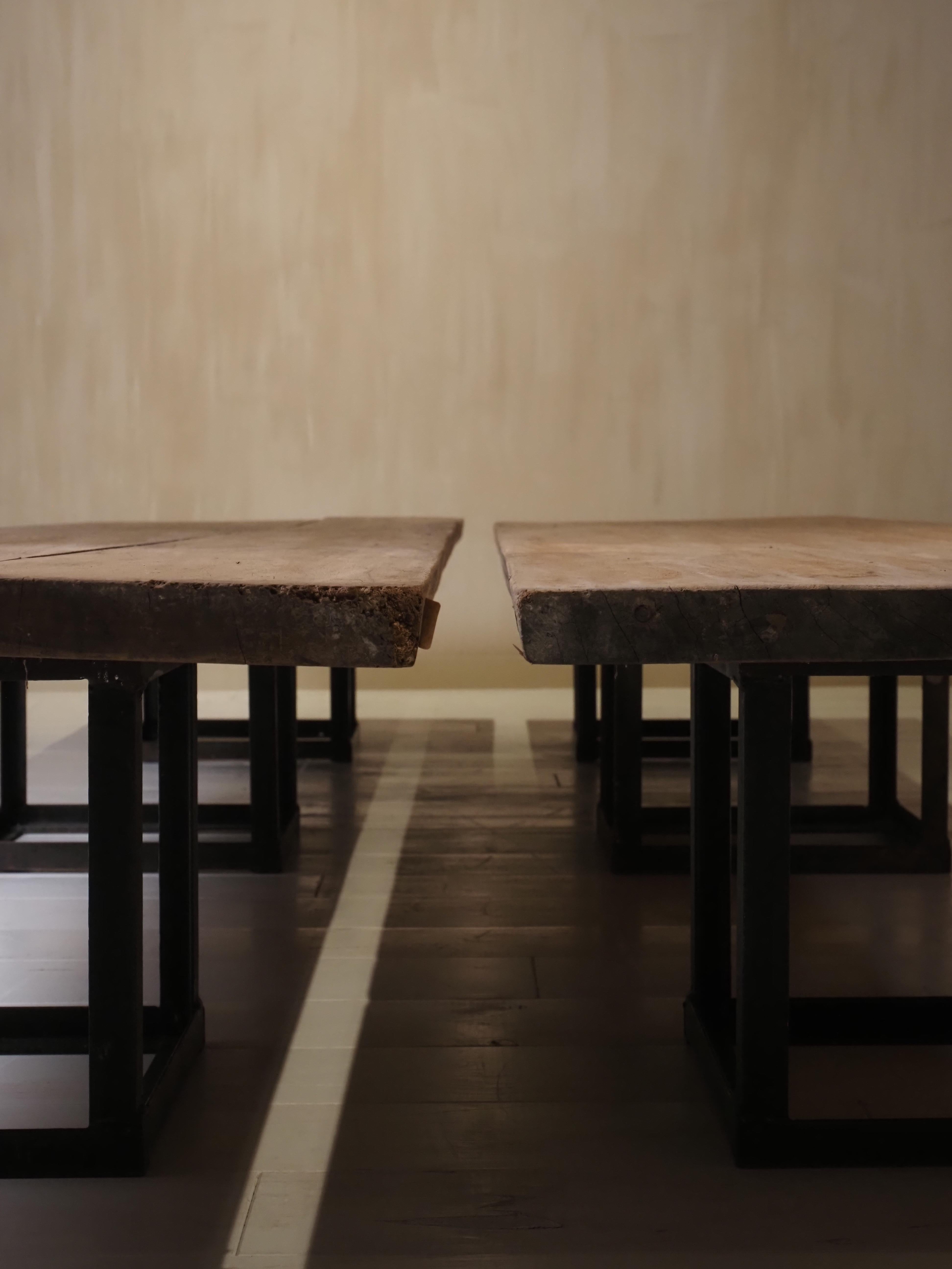 1800's Exceptional pair of extra-long coffee tables For Sale 4