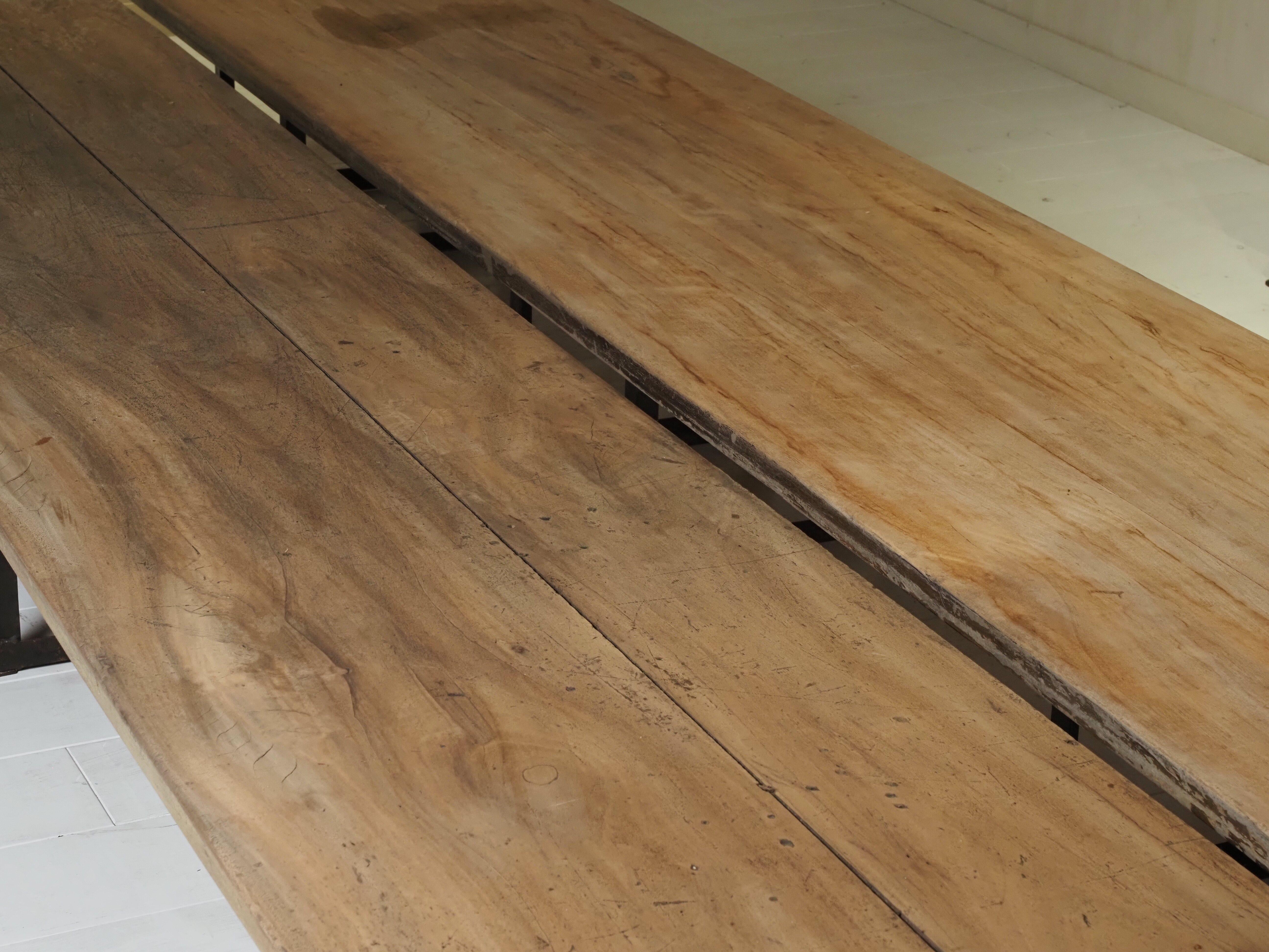 1800's Exceptional pair of extra-long coffee tables For Sale 5