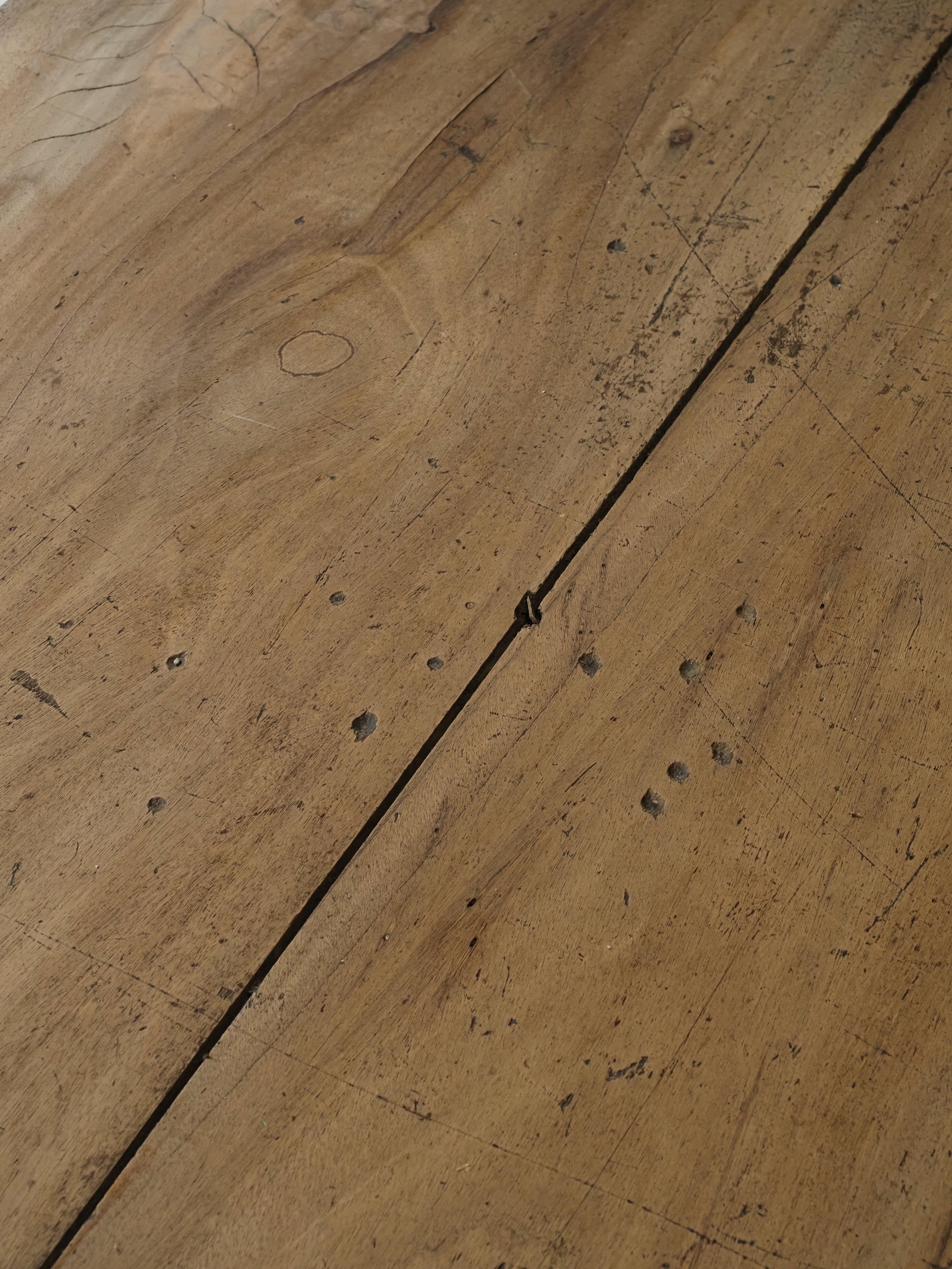 1800's Exceptional pair of extra-long coffee tables For Sale 9