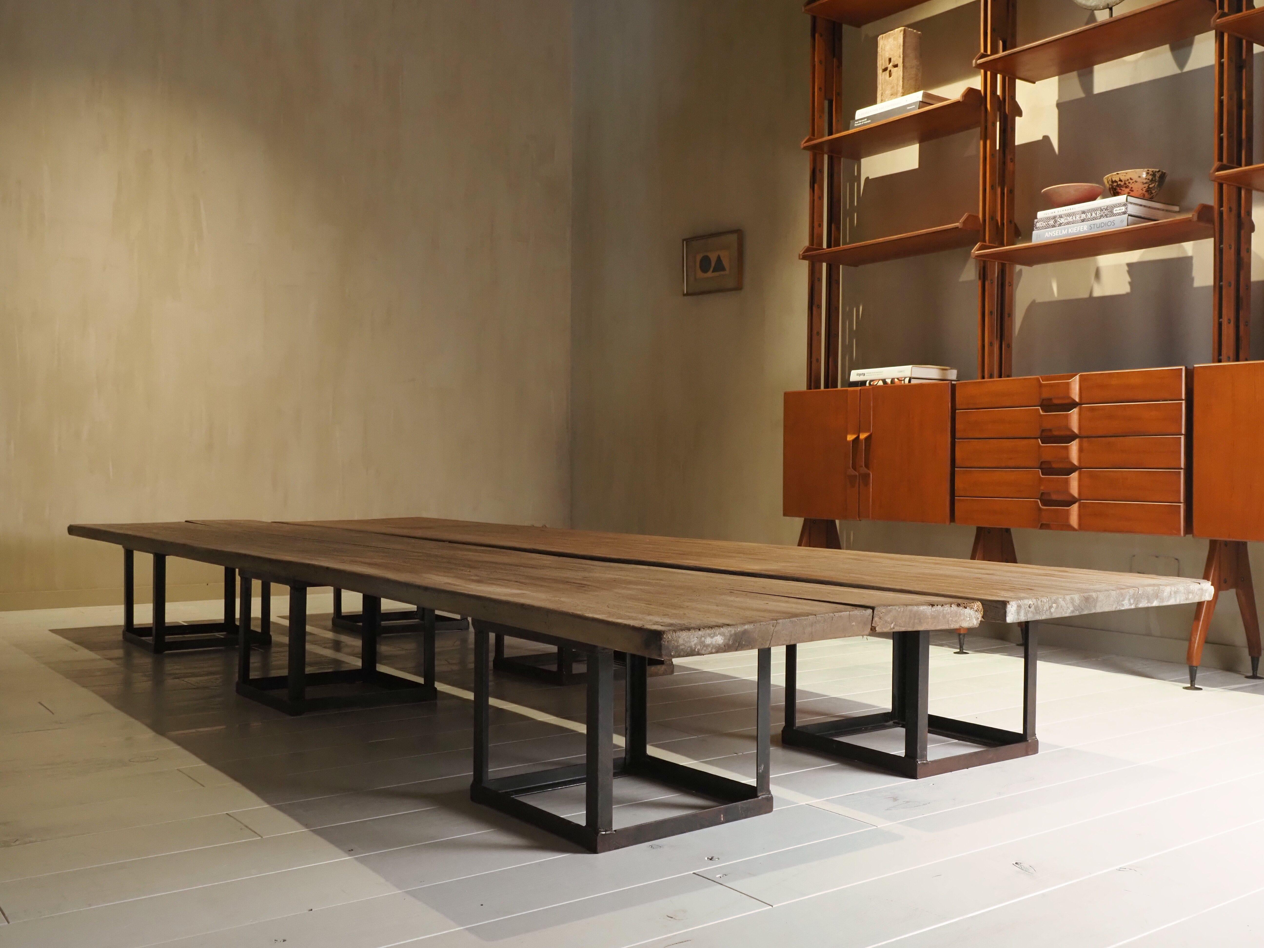 1800's Exceptional pair of extra-long coffee tables For Sale 1