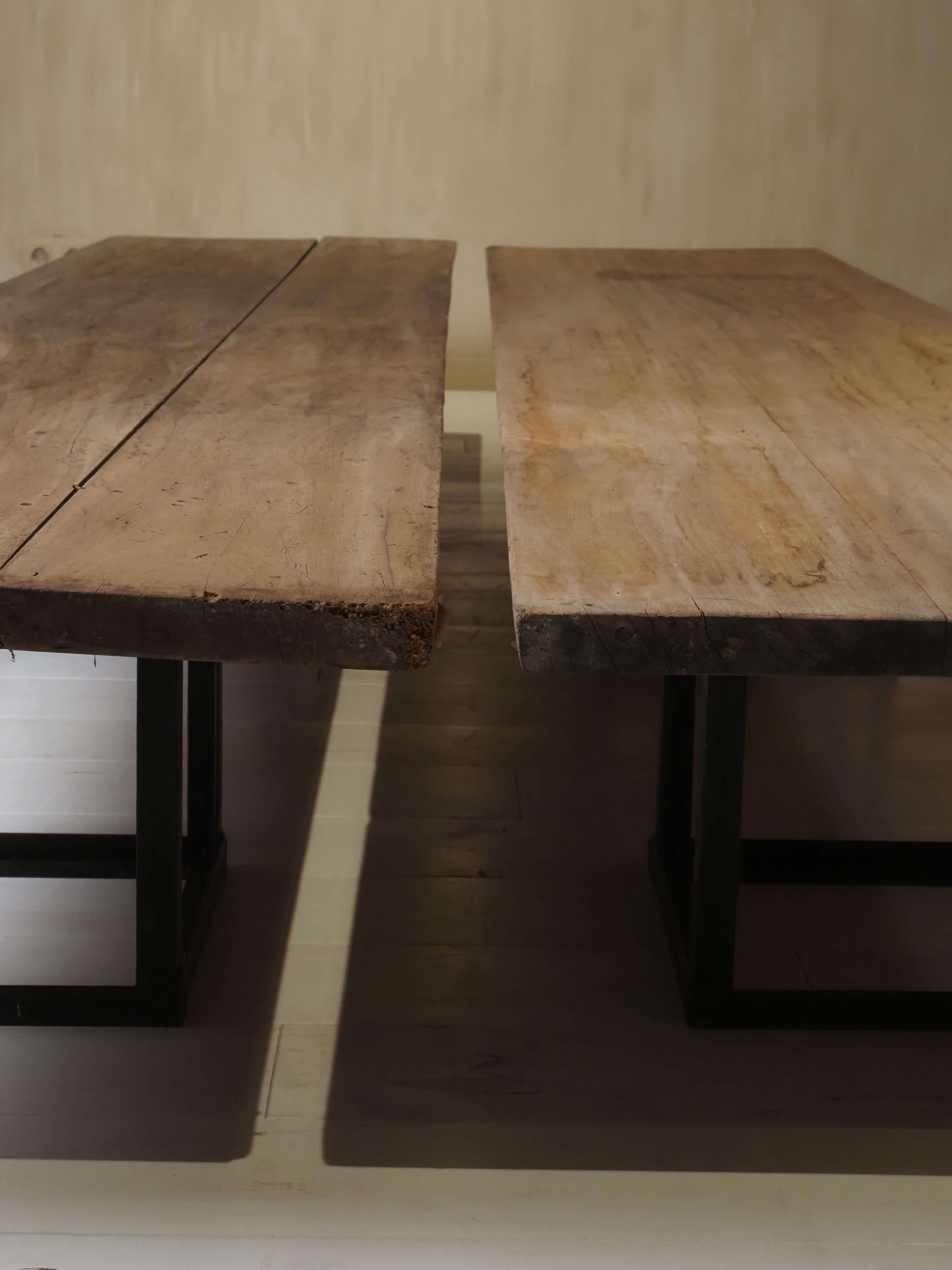1800's Exceptional pair of extra-long coffee tables For Sale 3