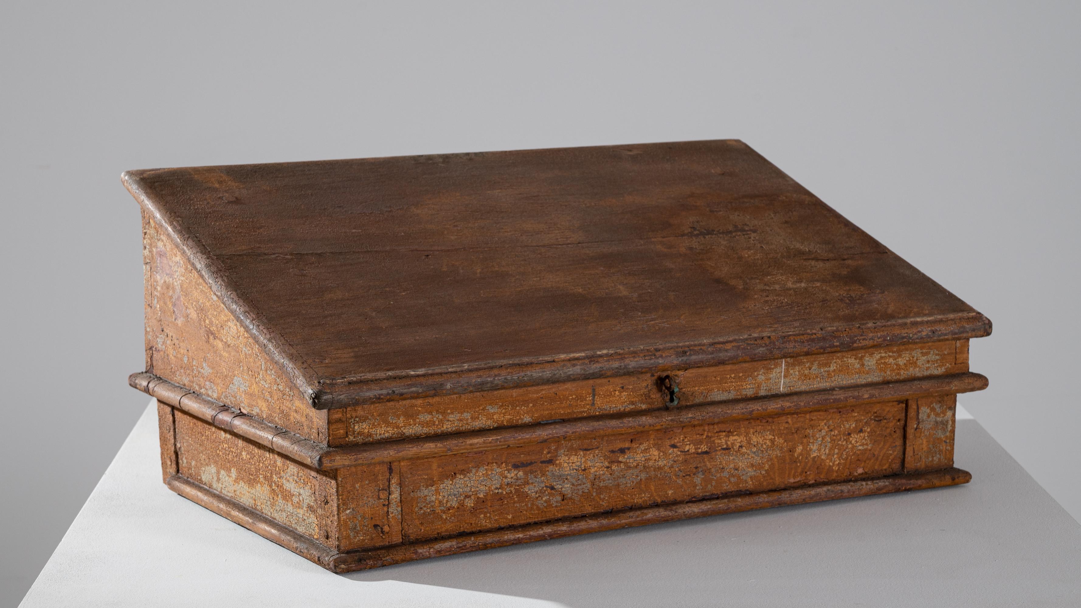 Français Écritoire français ancien patiné des années 1800