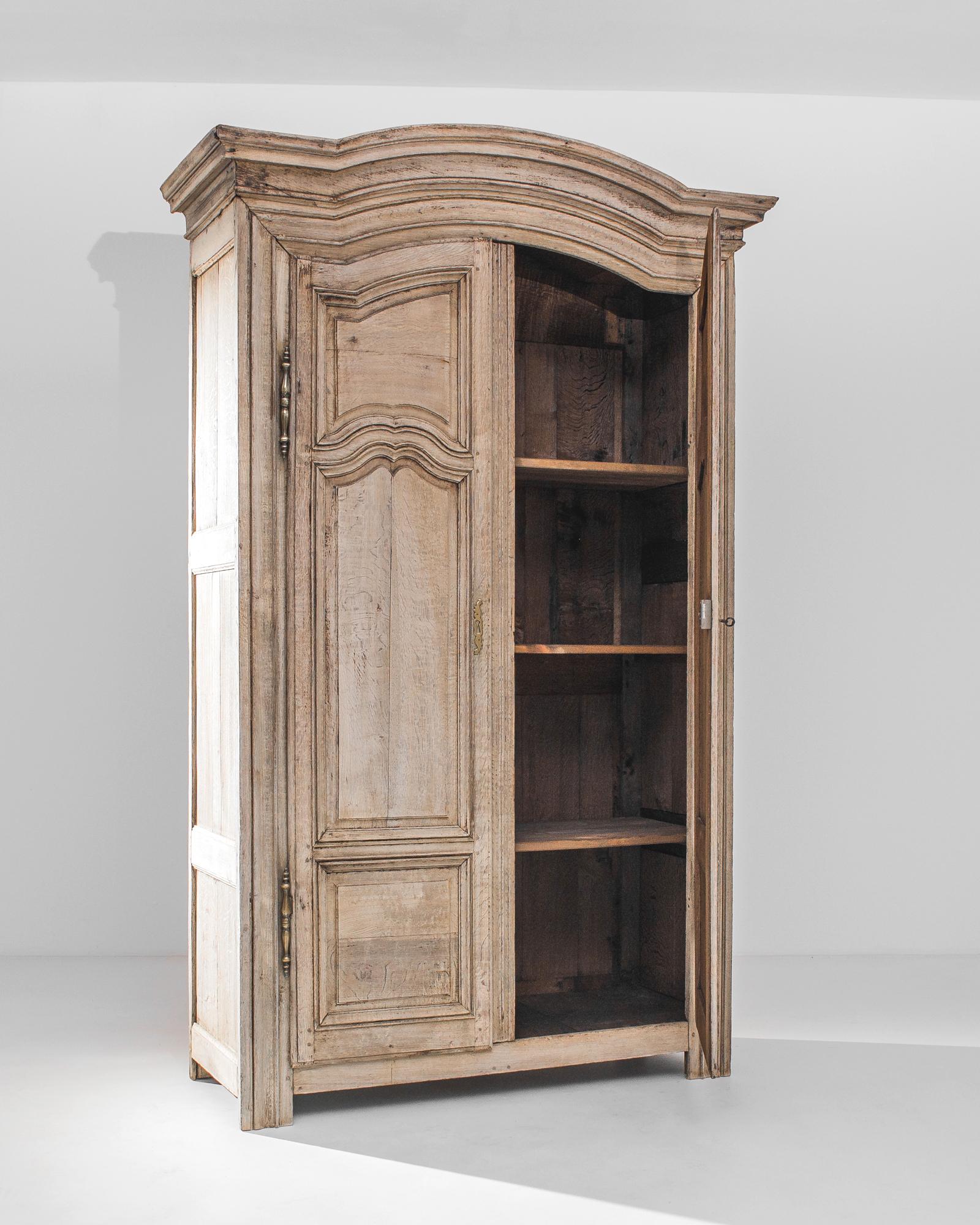 rounded armoire