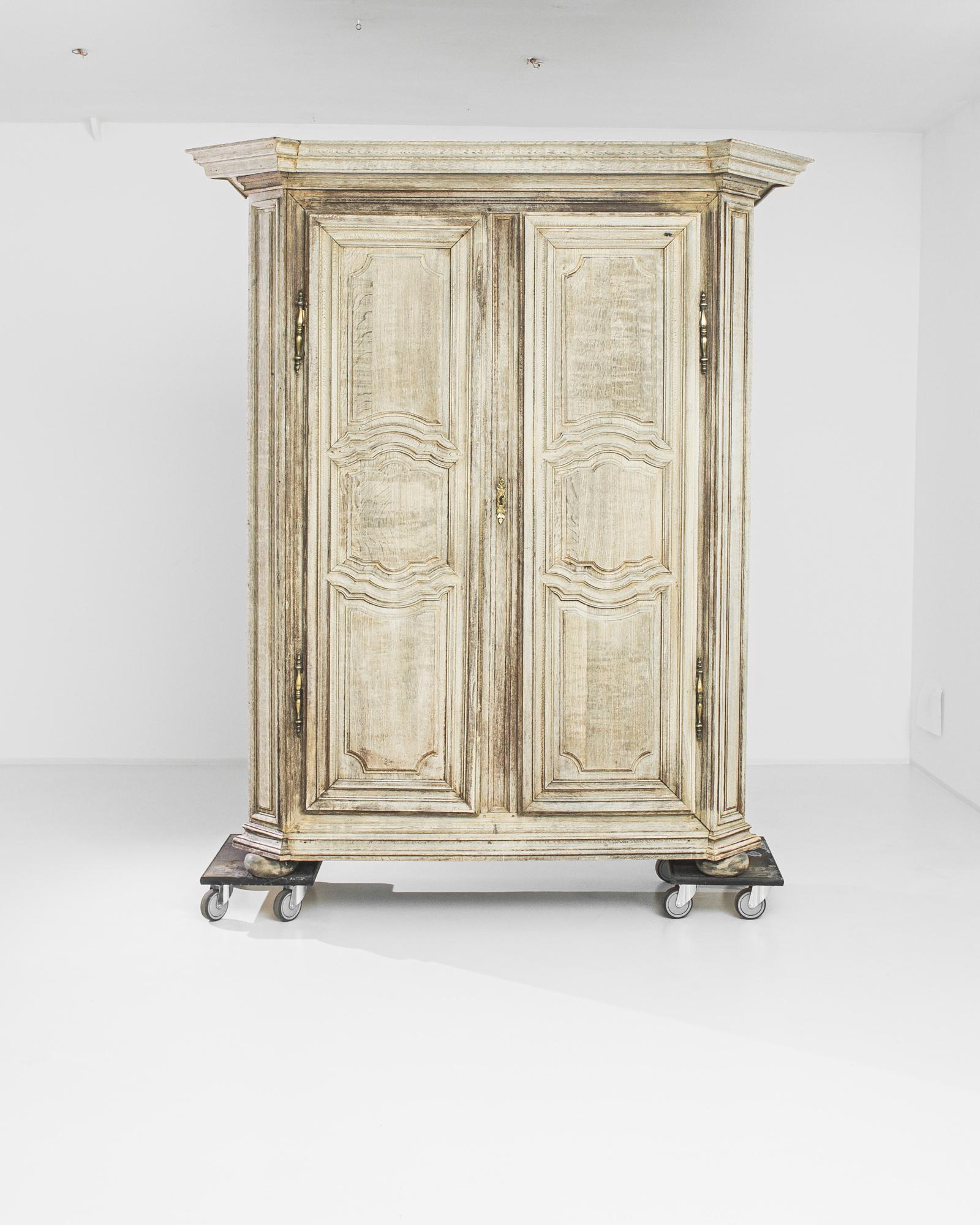 1800s French Bleached Oak Armoire For Sale 2