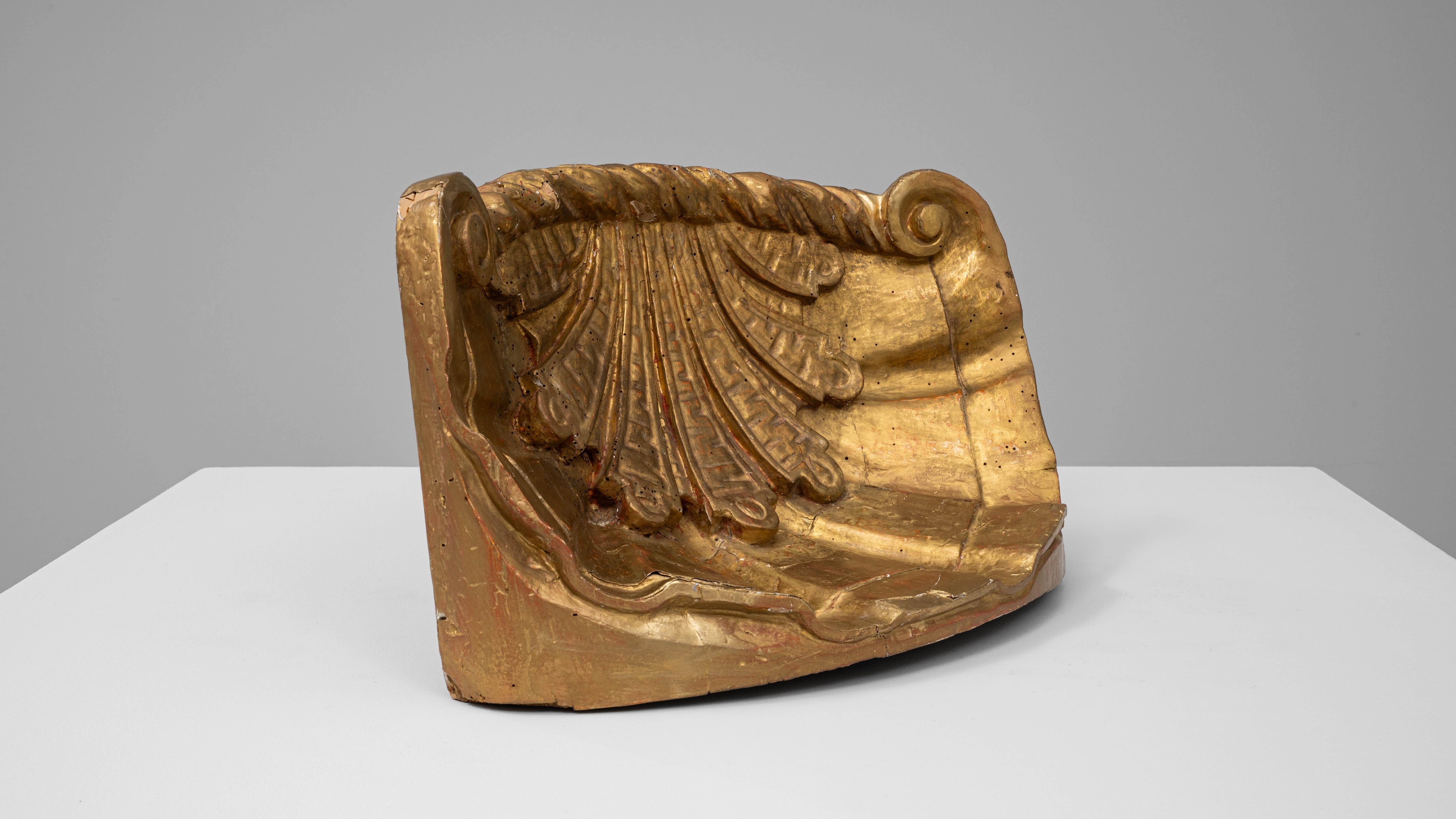 Ornamento in legno dorato francese del 1800 in vendita 1