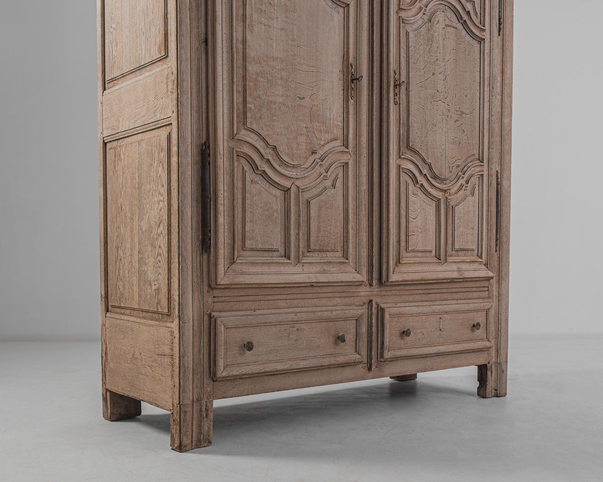 1800s French Oak Armoire In Good Condition In High Point, NC