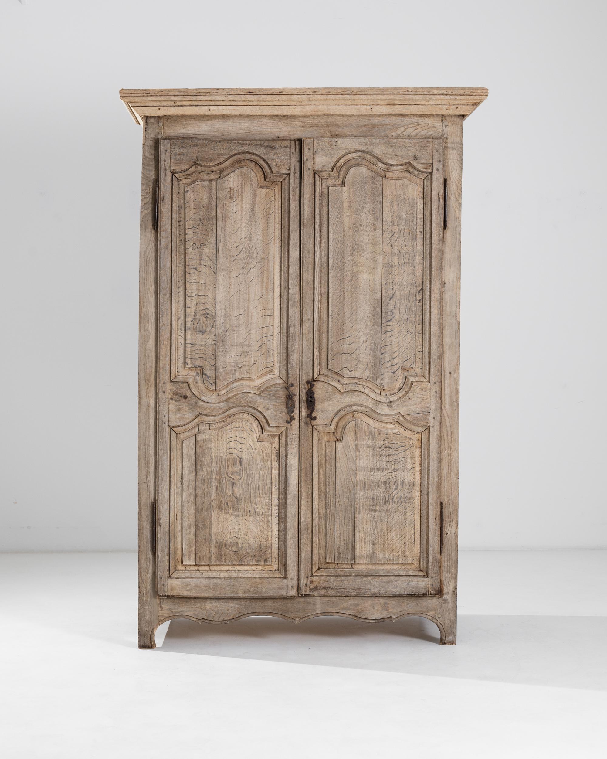 1800s French Tall Bleached Oak Wardrobe In Good Condition In High Point, NC