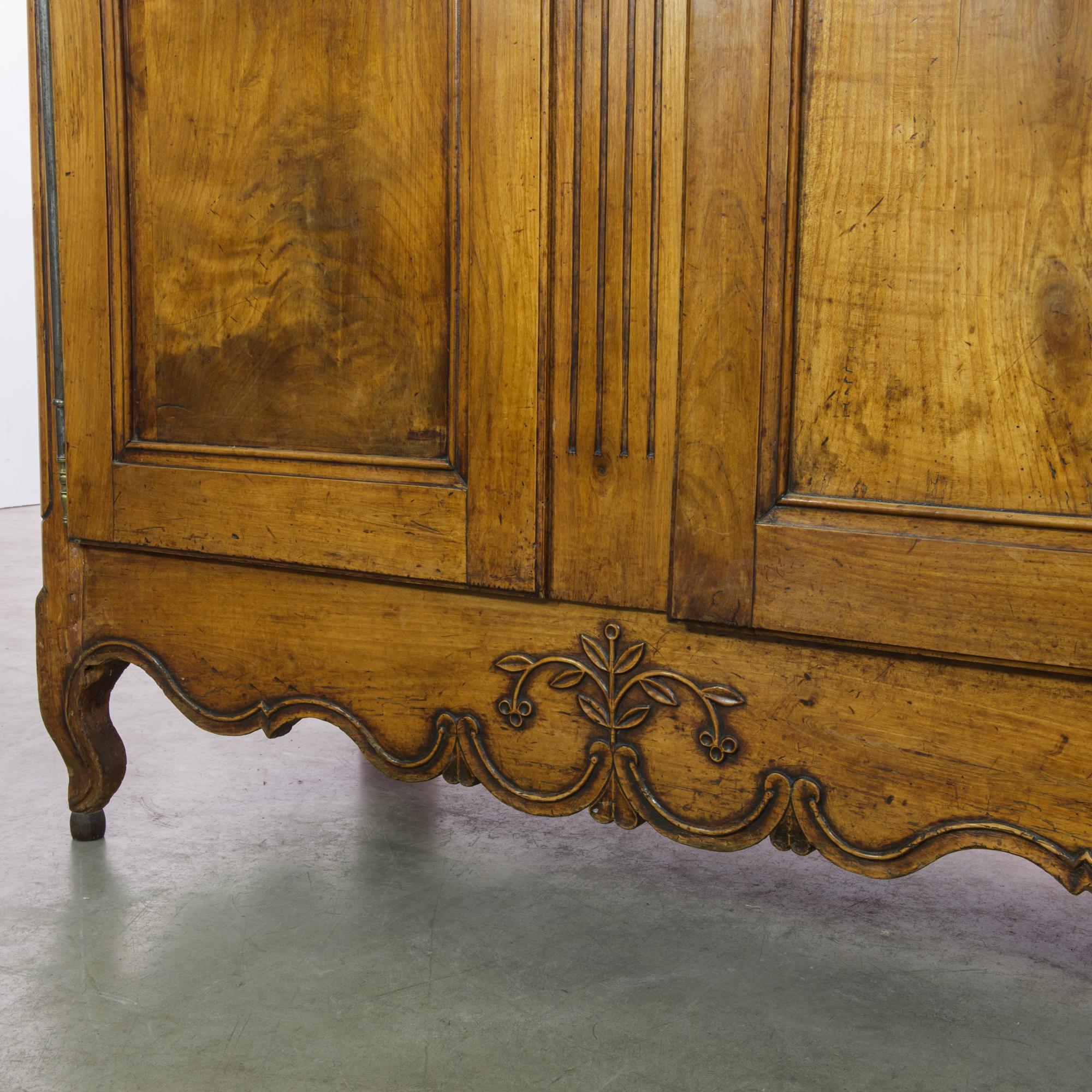 1800s French Wooden Armoire with Original Patina 7