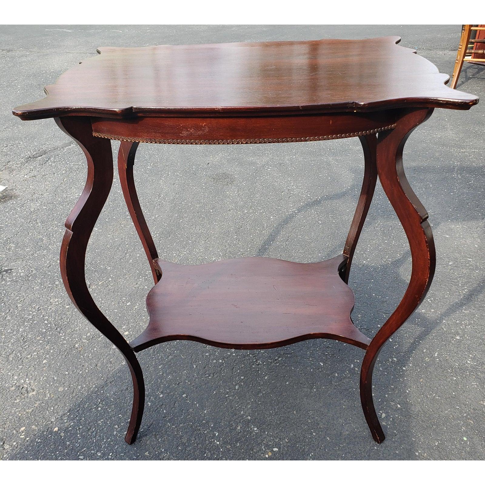 1800s Georgian Solid Mahogany Accent Table In Good Condition For Sale In Germantown, MD