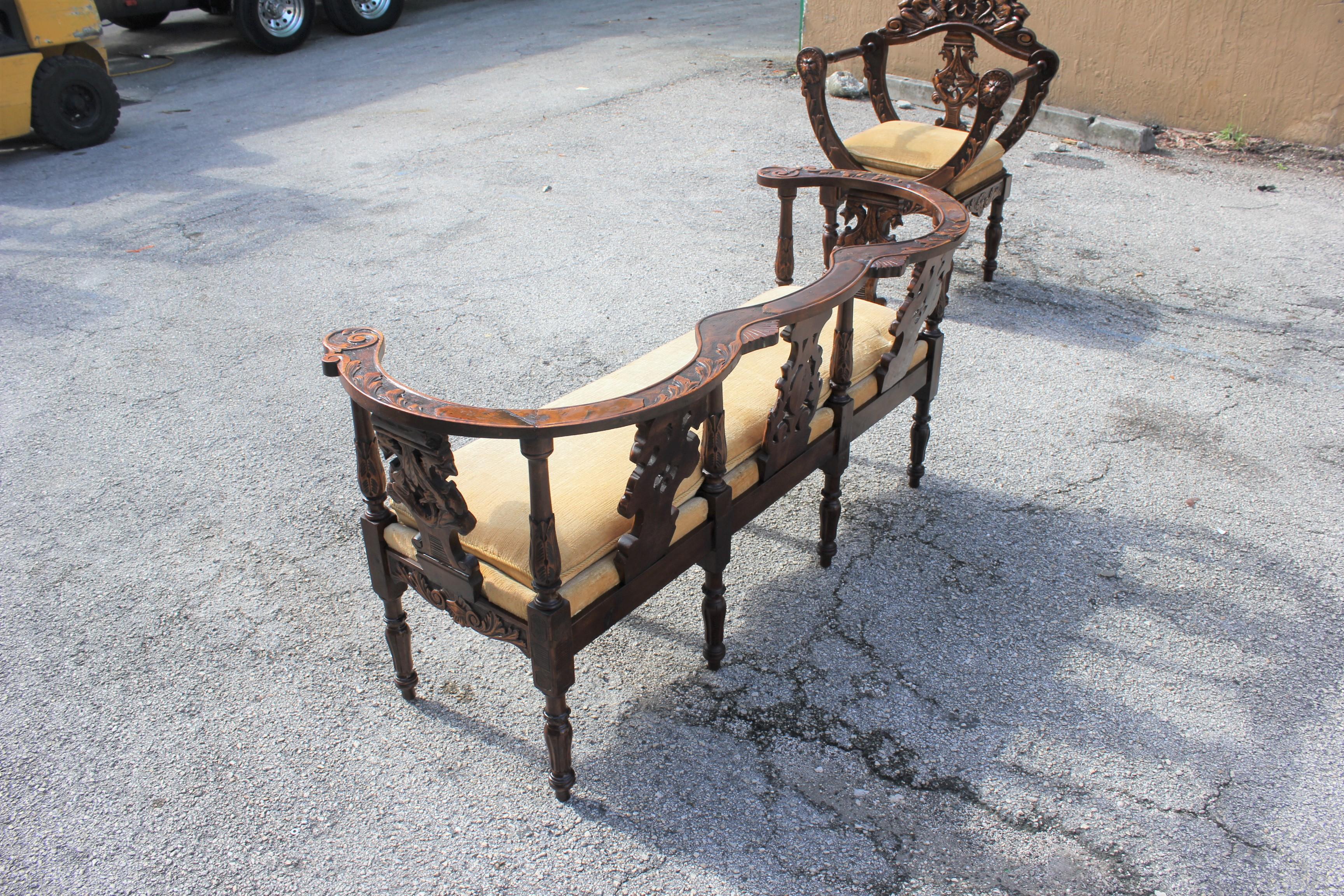 1800s Italian Renaissance Settee Sofa Couch with Two Chairs in Carved Walnut 4