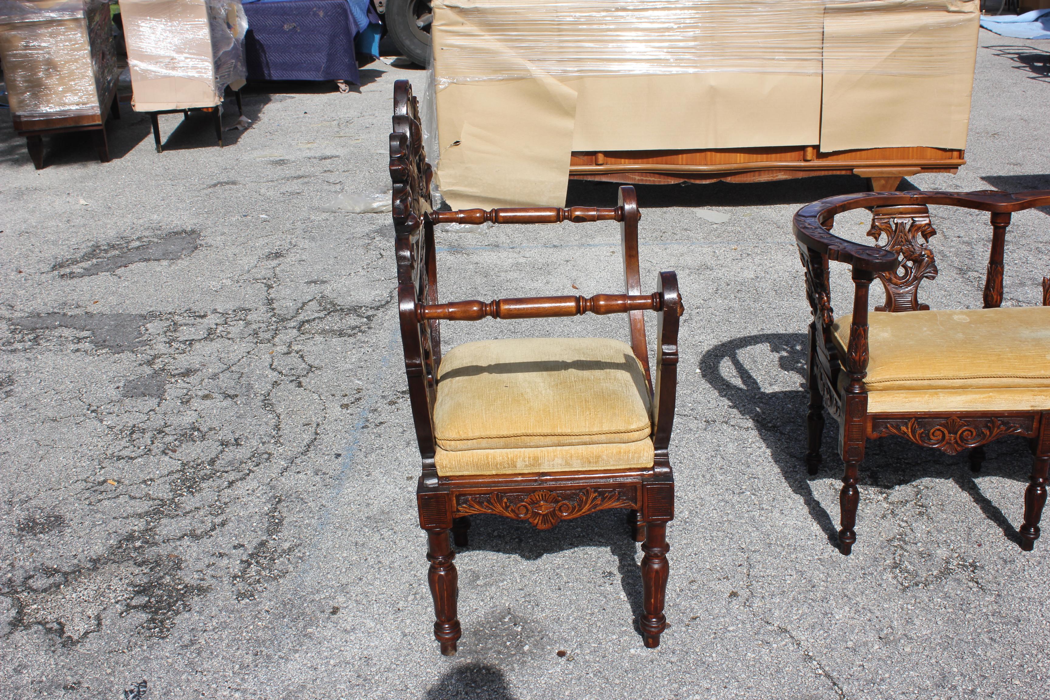 1800s Italian Renaissance Settee Sofa Couch with Two Chairs in Carved Walnut 5
