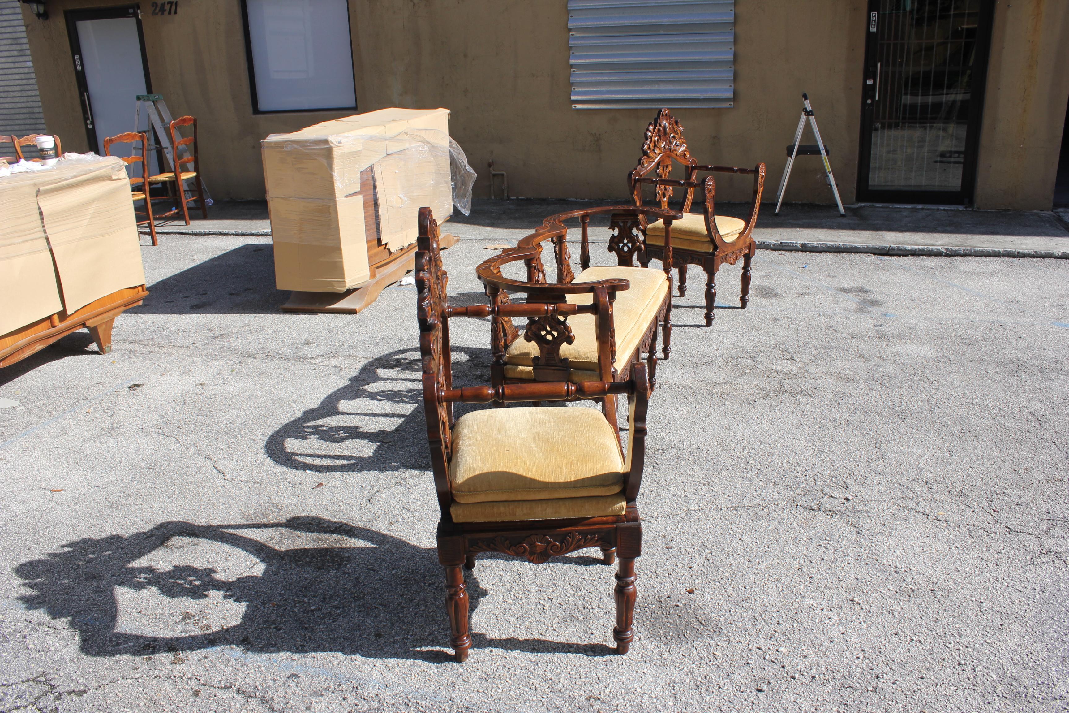 1800s Italian Renaissance Settee Sofa Couch with Two Chairs in Carved Walnut 7