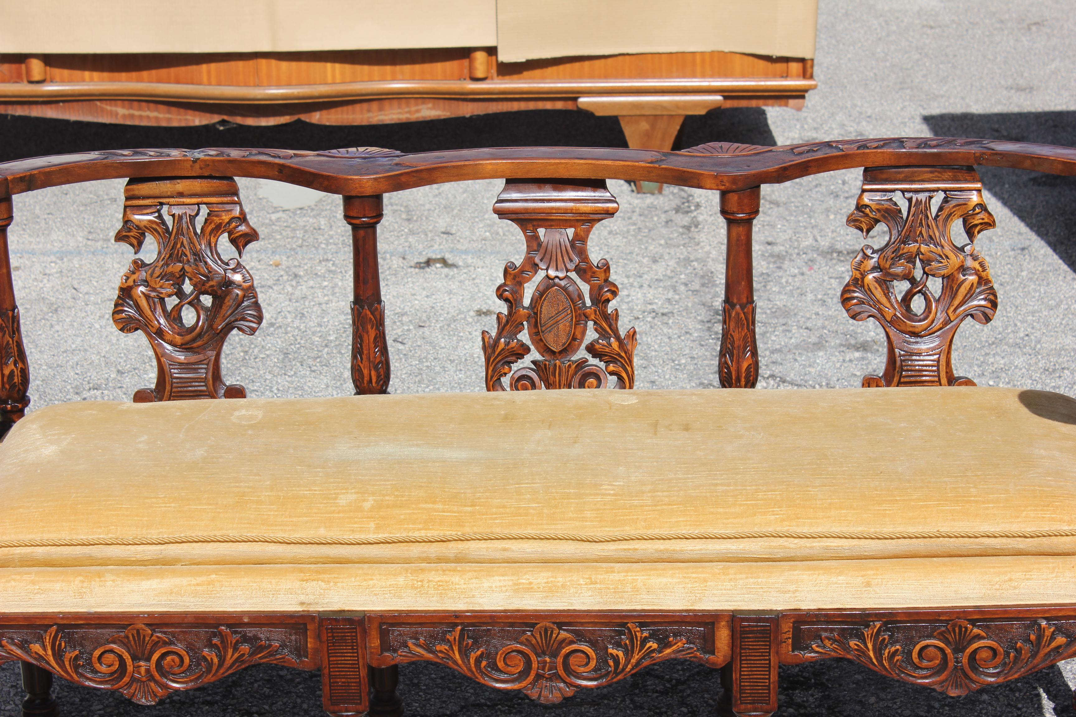 1800s Italian Renaissance Settee Sofa Couch with Two Chairs in Carved Walnut 8