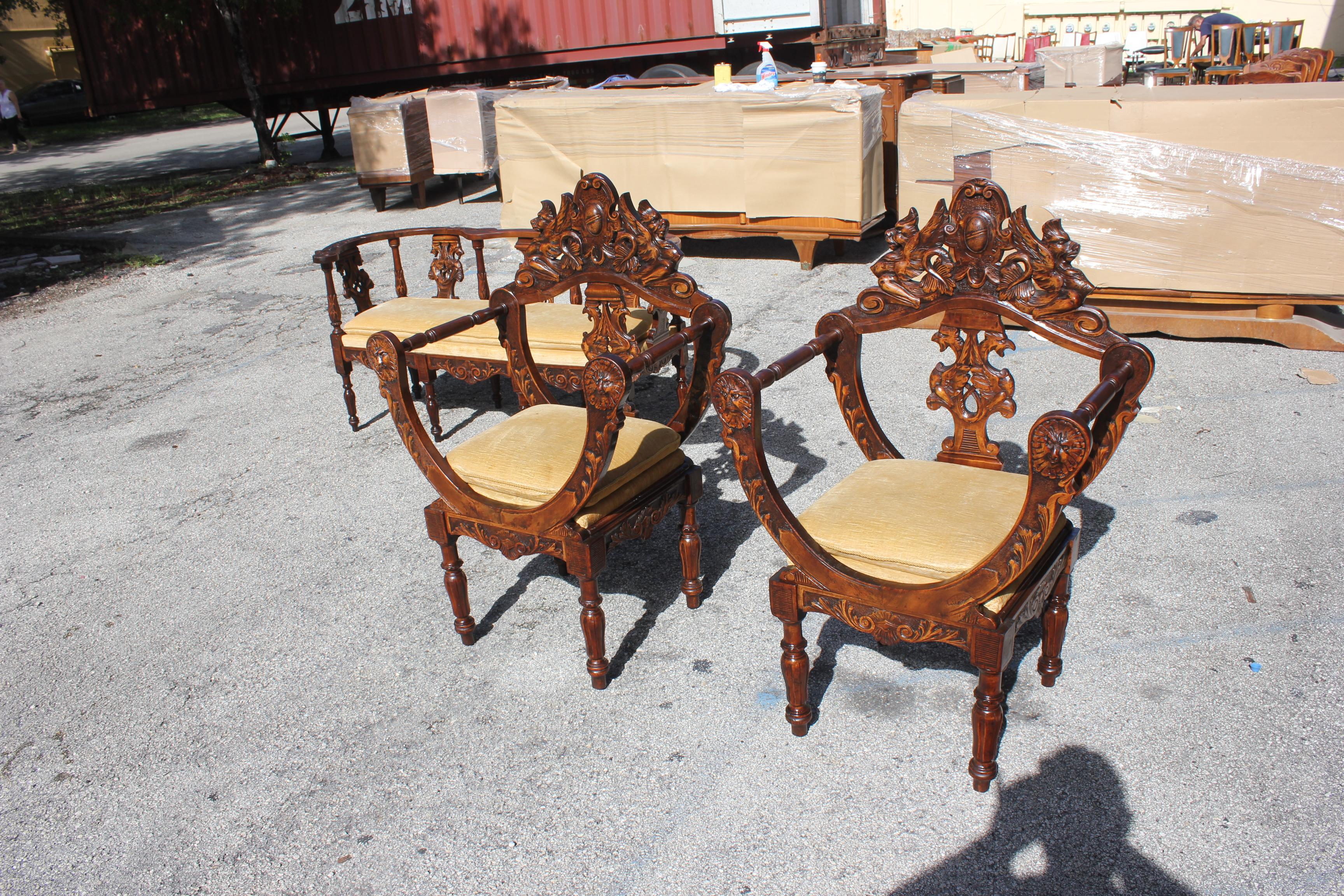 Velvet 1800s Italian Renaissance Settee Sofa Couch with Two Chairs in Carved Walnut