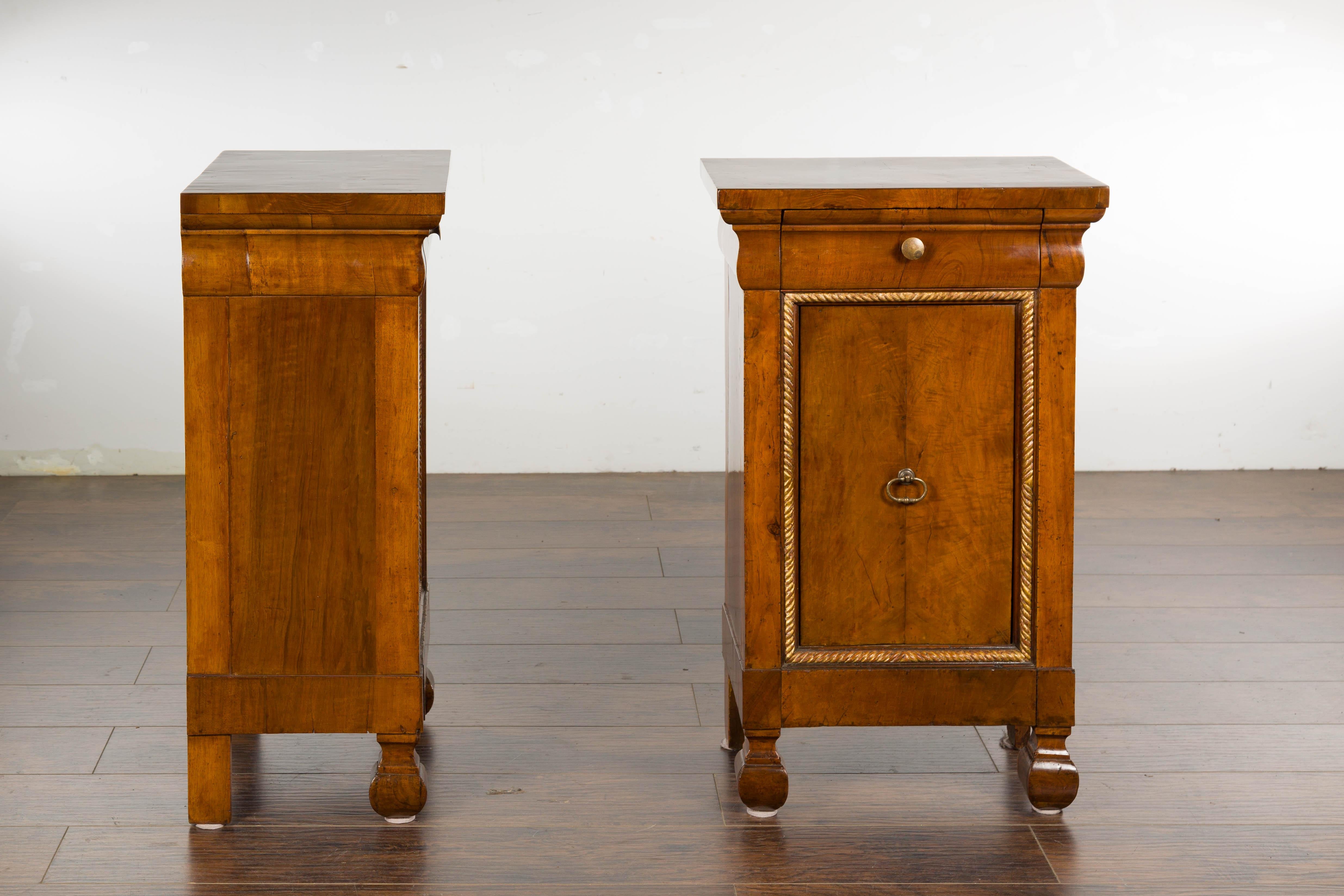 1800s Italian Walnut Bedside Cabinets with Giltwood Twisted Rope Motif, Pair For Sale 8