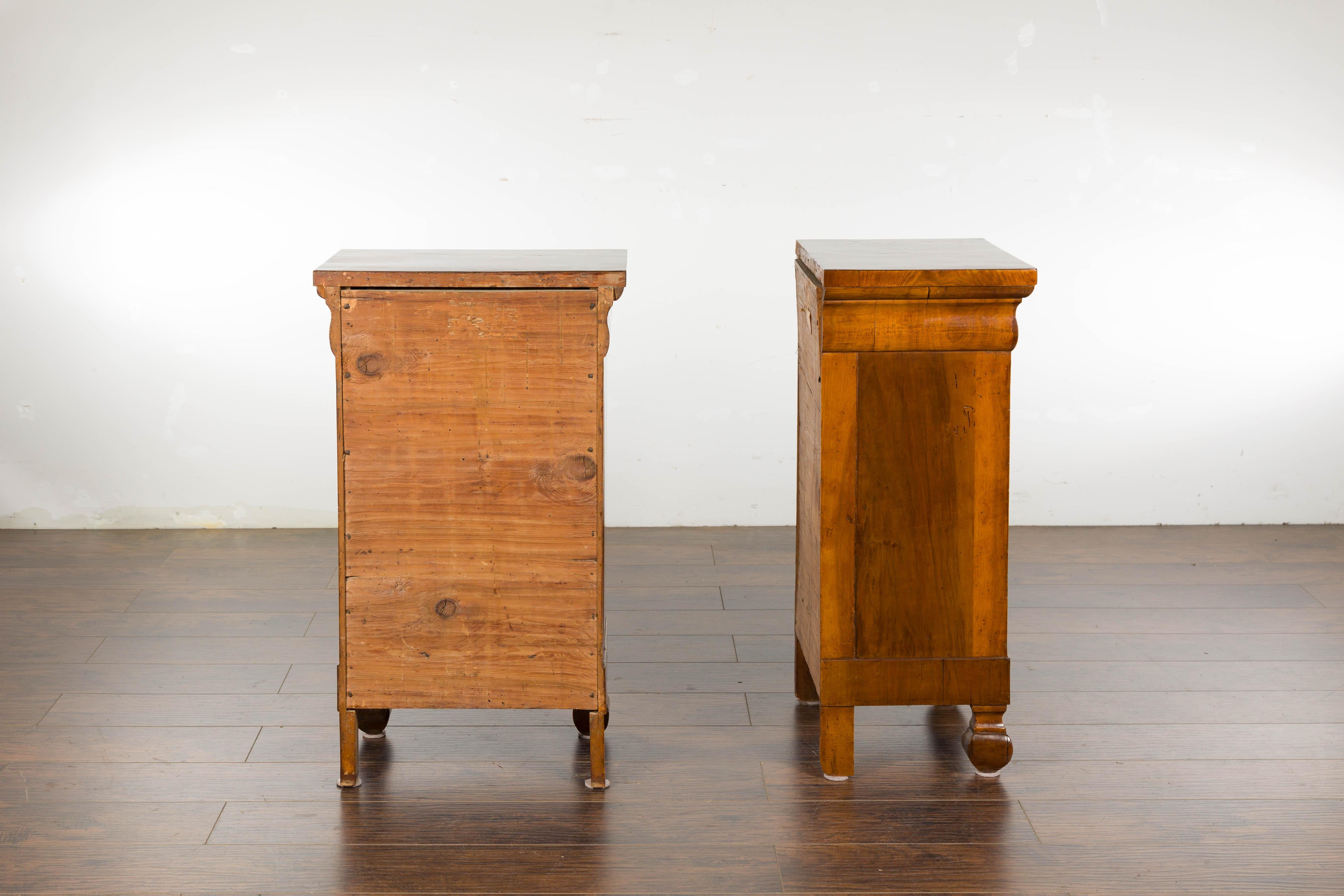 1800s Italian Walnut Bedside Cabinets with Giltwood Twisted Rope Motif, Pair For Sale 9