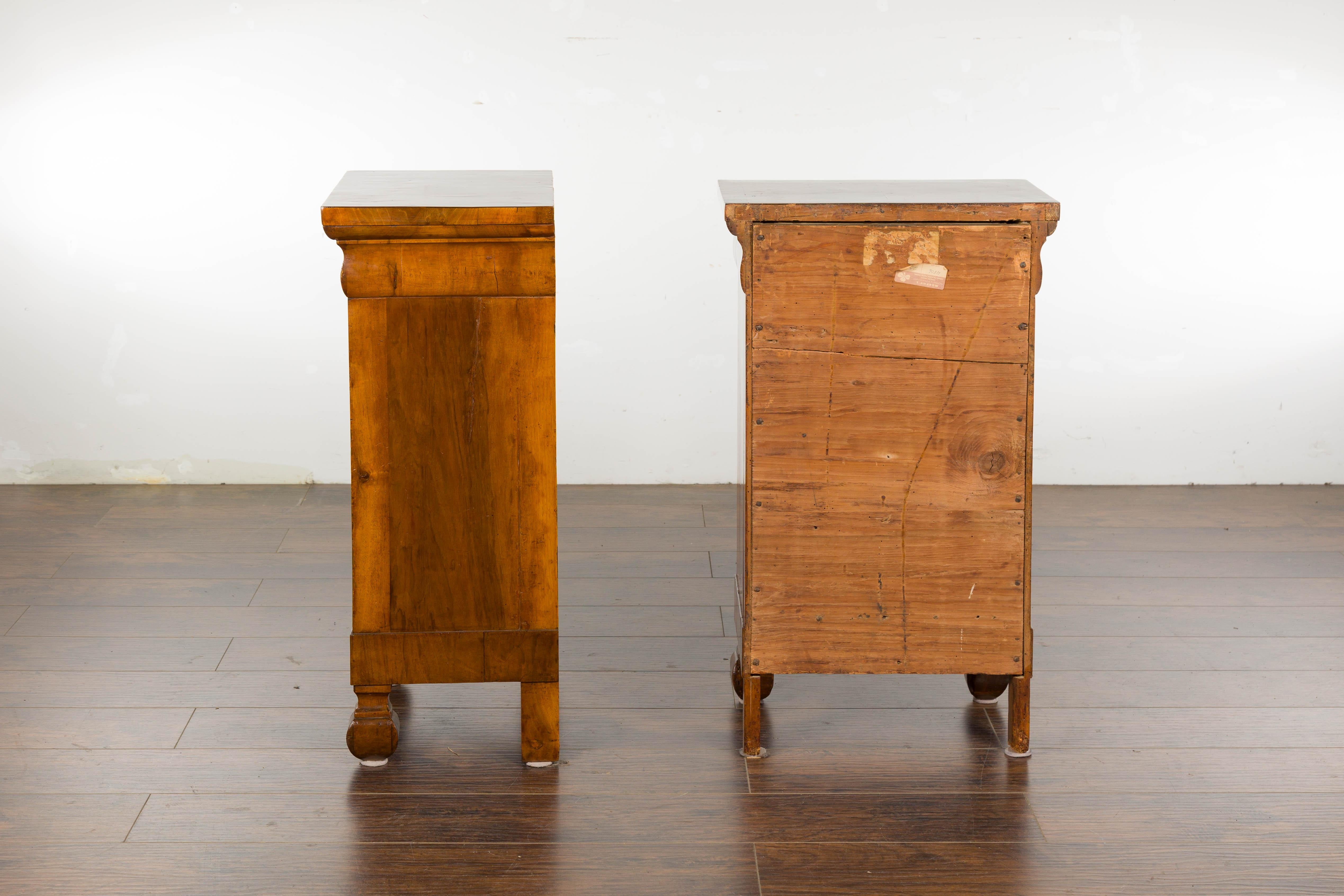 1800s Italian Walnut Bedside Cabinets with Giltwood Twisted Rope Motif, Pair For Sale 10