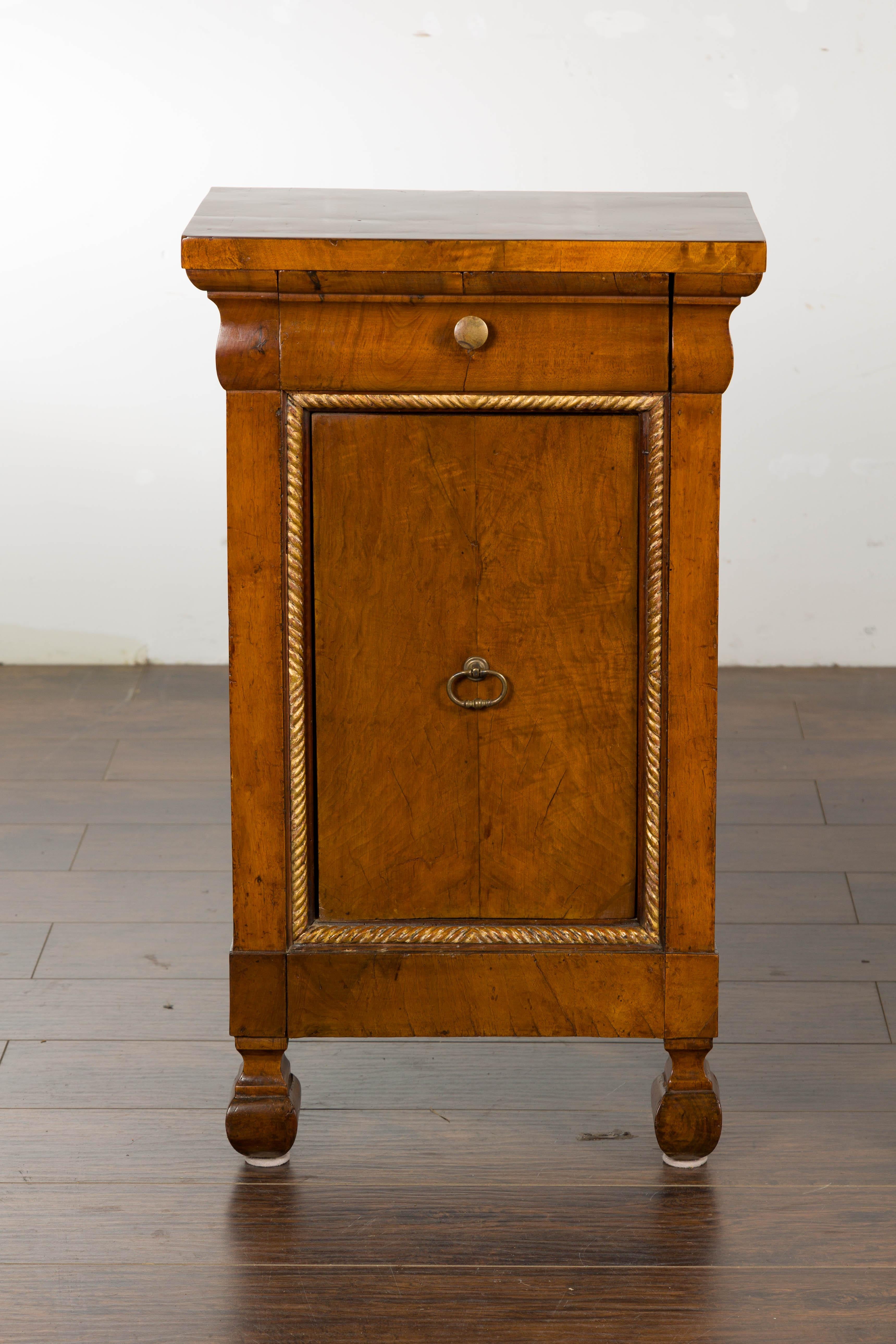 19th Century 1800s Italian Walnut Bedside Cabinets with Giltwood Twisted Rope Motif, Pair For Sale
