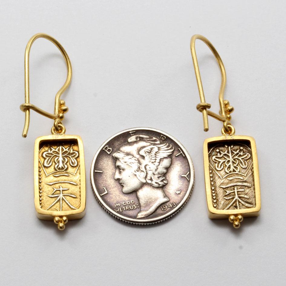 1800er Japan Samurai-Ohrringe aus Gold und Münzen 18K Gold im Zustand „Neu“ in Soquel, CA