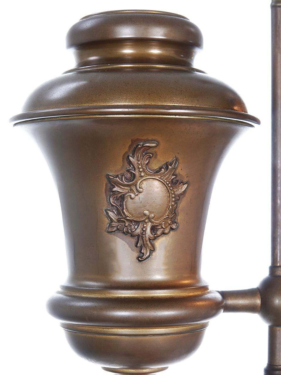 1800s Jeweled Student Schreibtischlampe (amerikanisch)