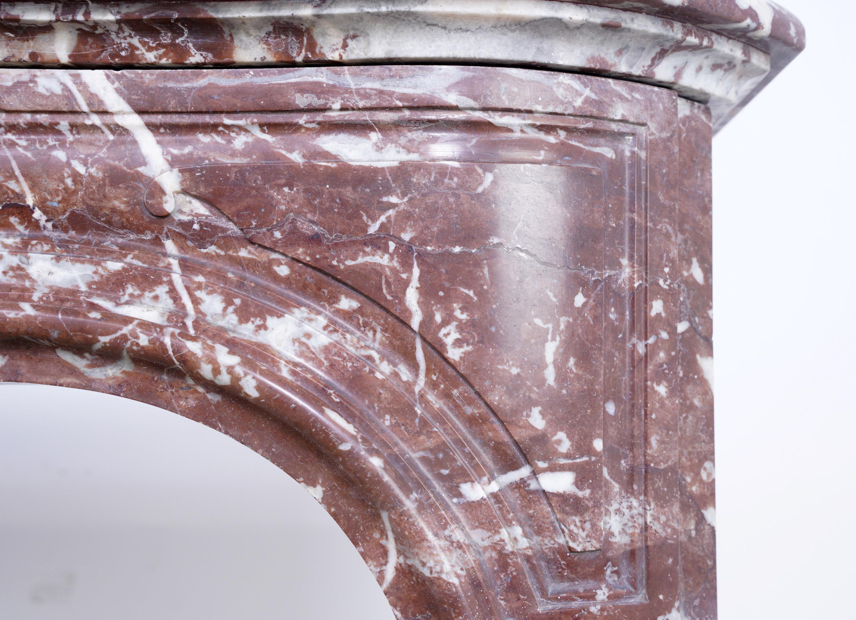 Cheminée en marbre rouge royal de style Louis XV des années 1800, France en vente 2