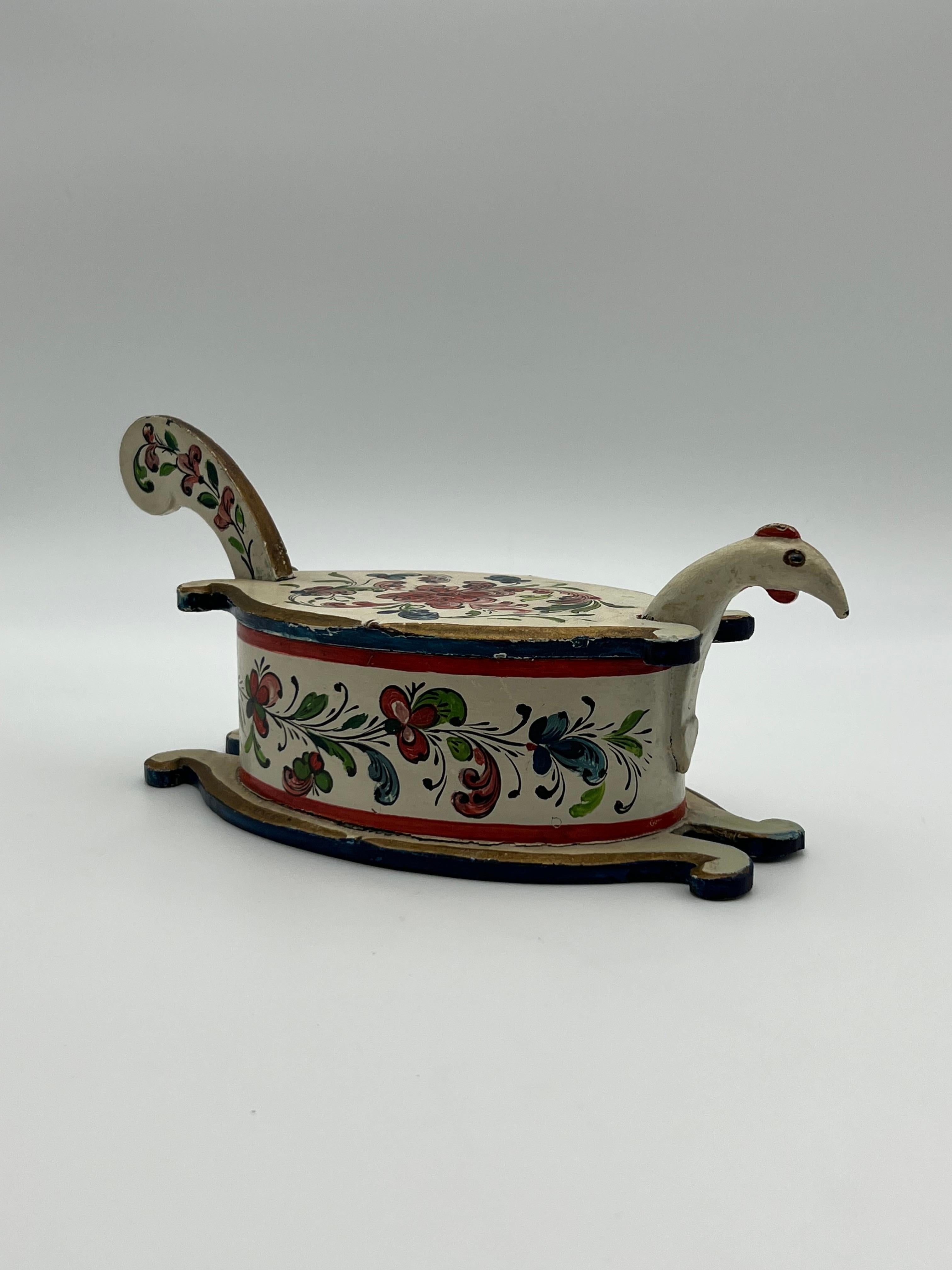 Boîte à dents pour bol à bière Rosemaling norvégien des années 1800 - Art populaire Rosemaling peint à la main en vente 2