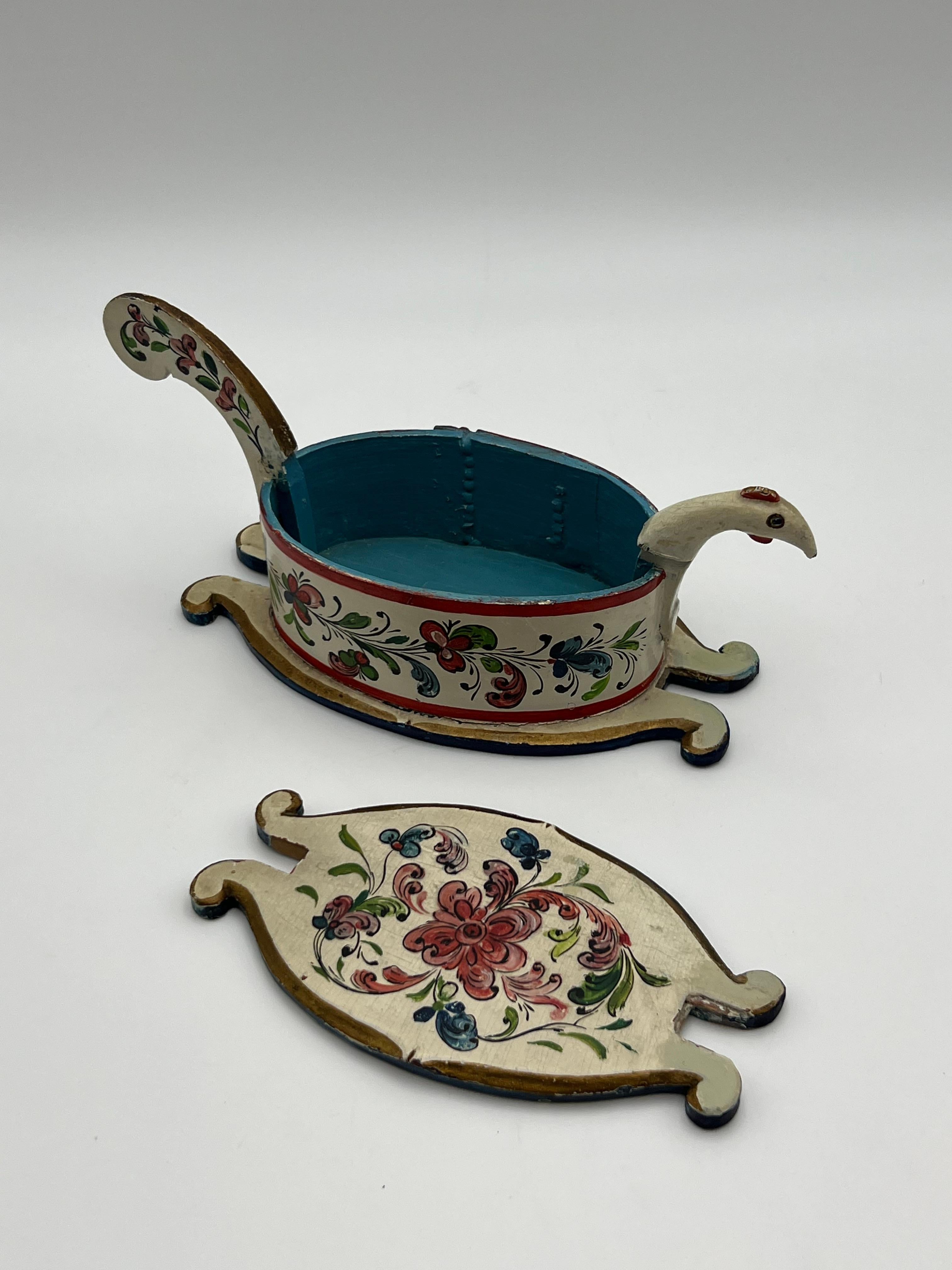 Boîte à dents pour bol à bière Rosemaling norvégien des années 1800 - Art populaire Rosemaling peint à la main en vente 3
