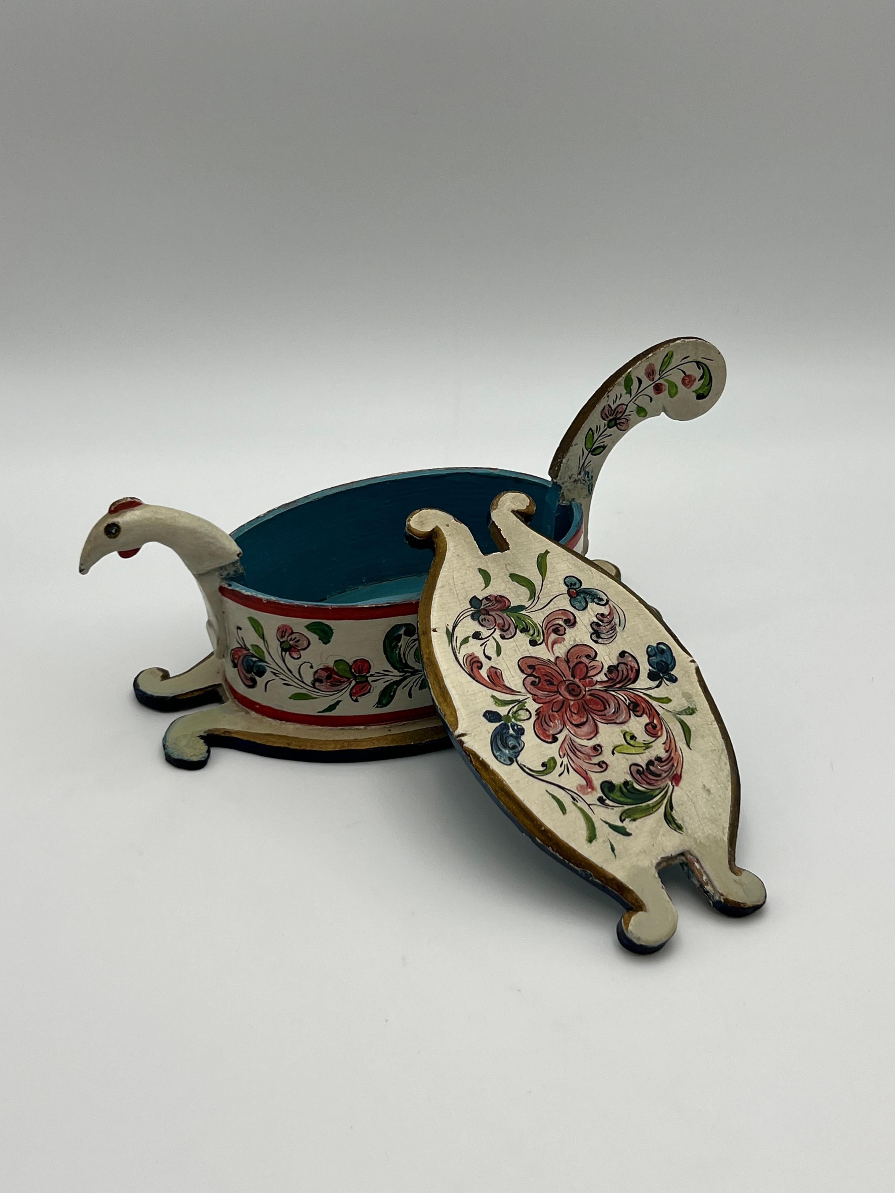 Boîte à dents pour bol à bière Rosemaling norvégien des années 1800 - Art populaire Rosemaling peint à la main en vente 5