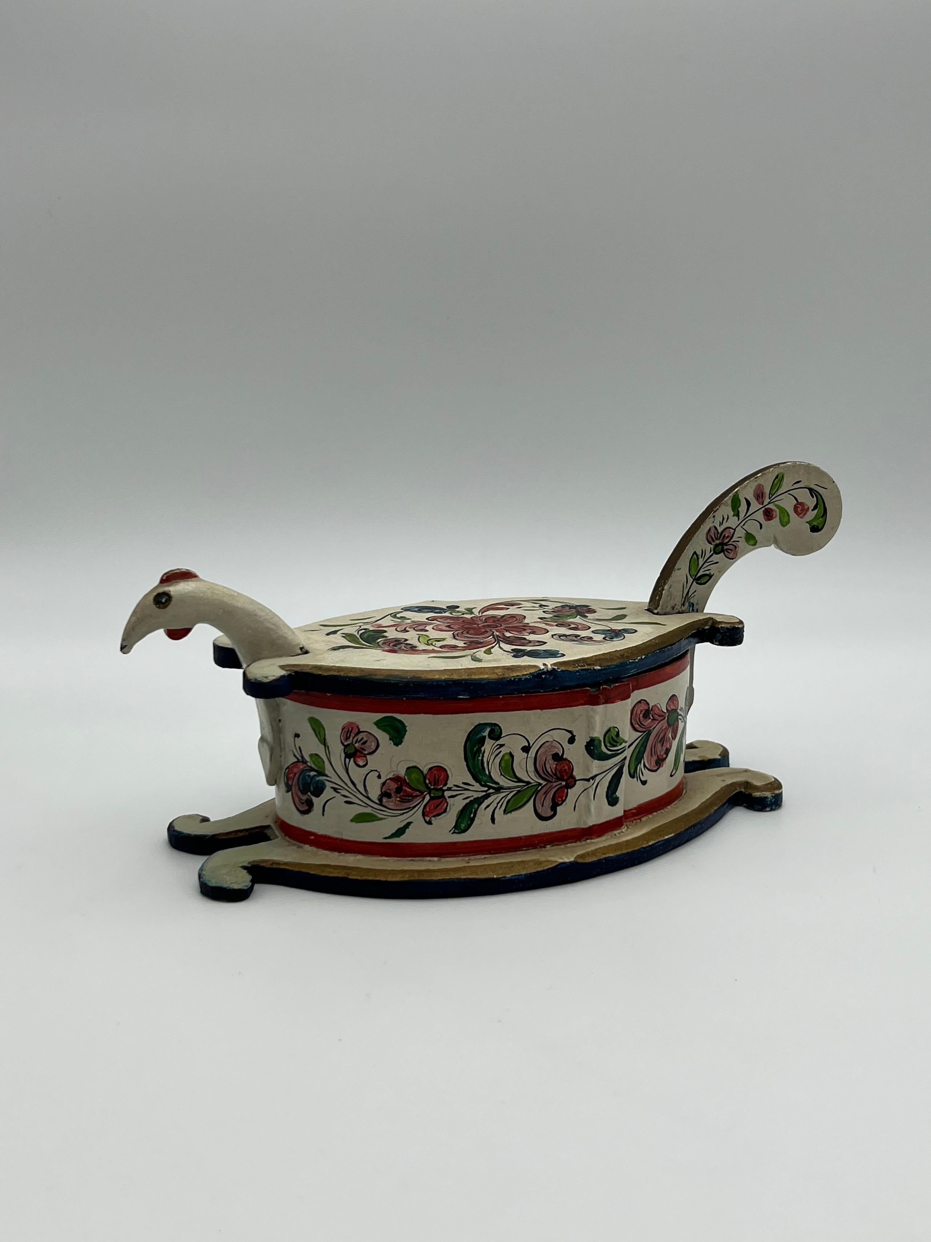Boîte à dents pour bol à bière Rosemaling norvégien des années 1800 - Art populaire Rosemaling peint à la main en vente 9
